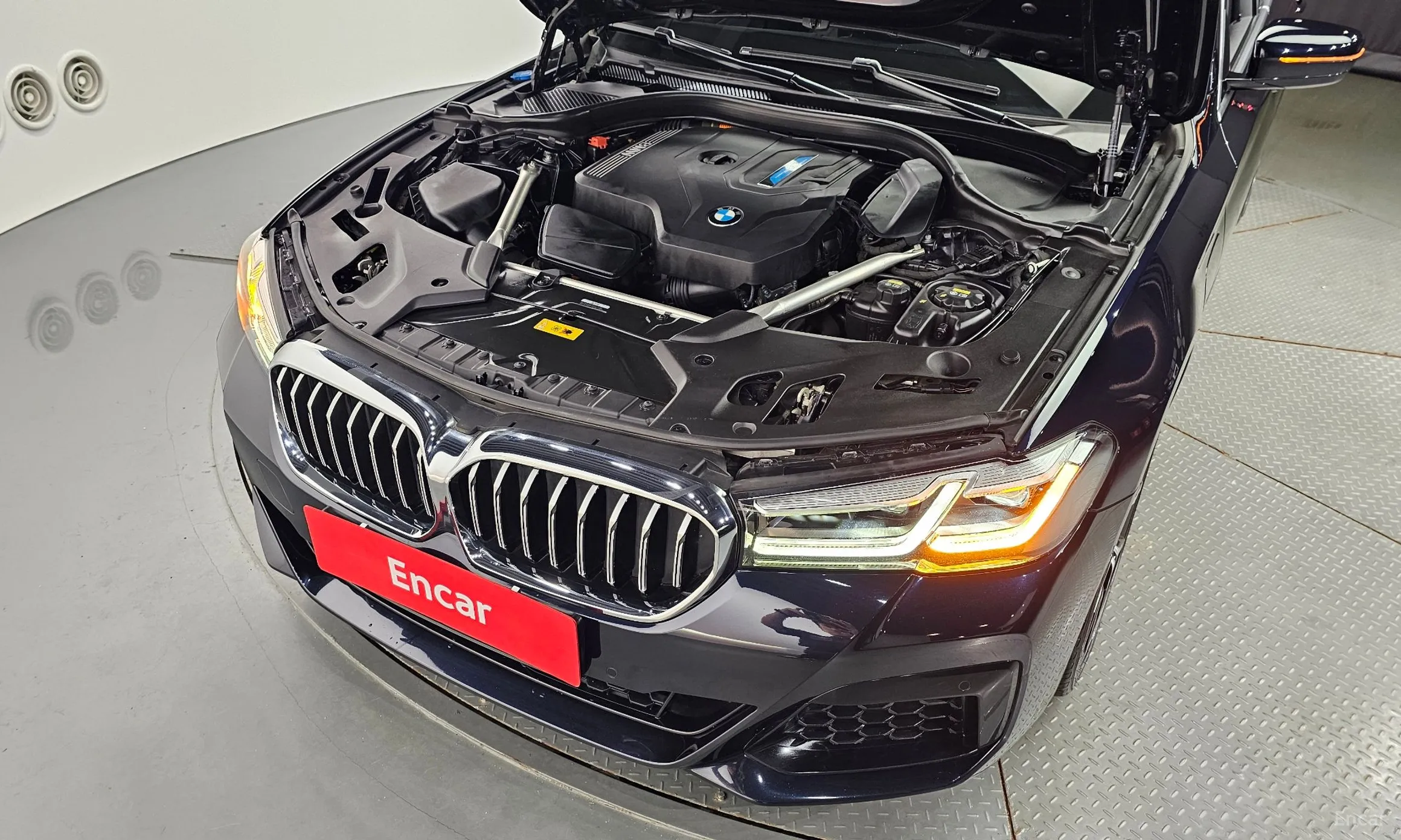 BMW 5 Series (G30) превью 6