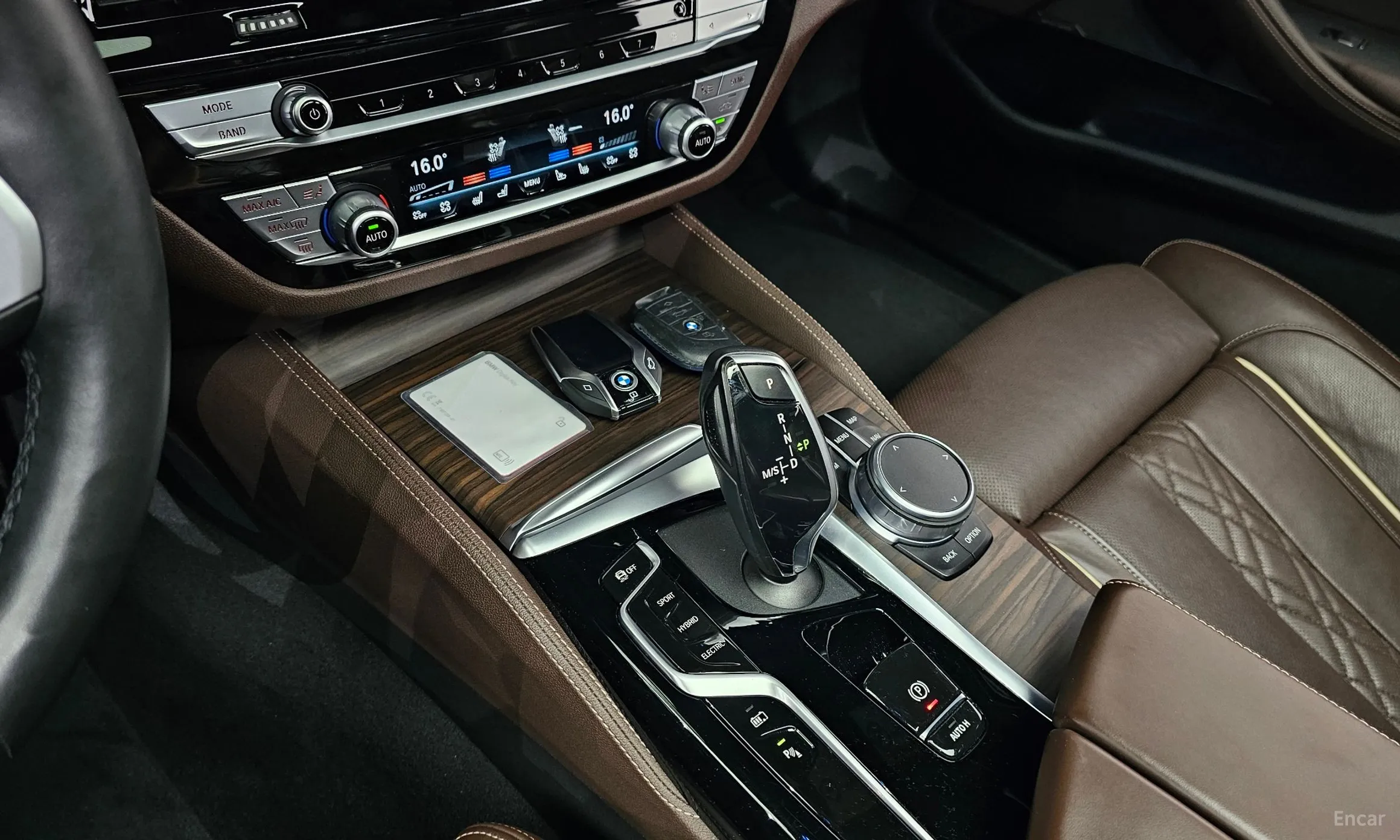 BMW 5 Series (G30) превью 9