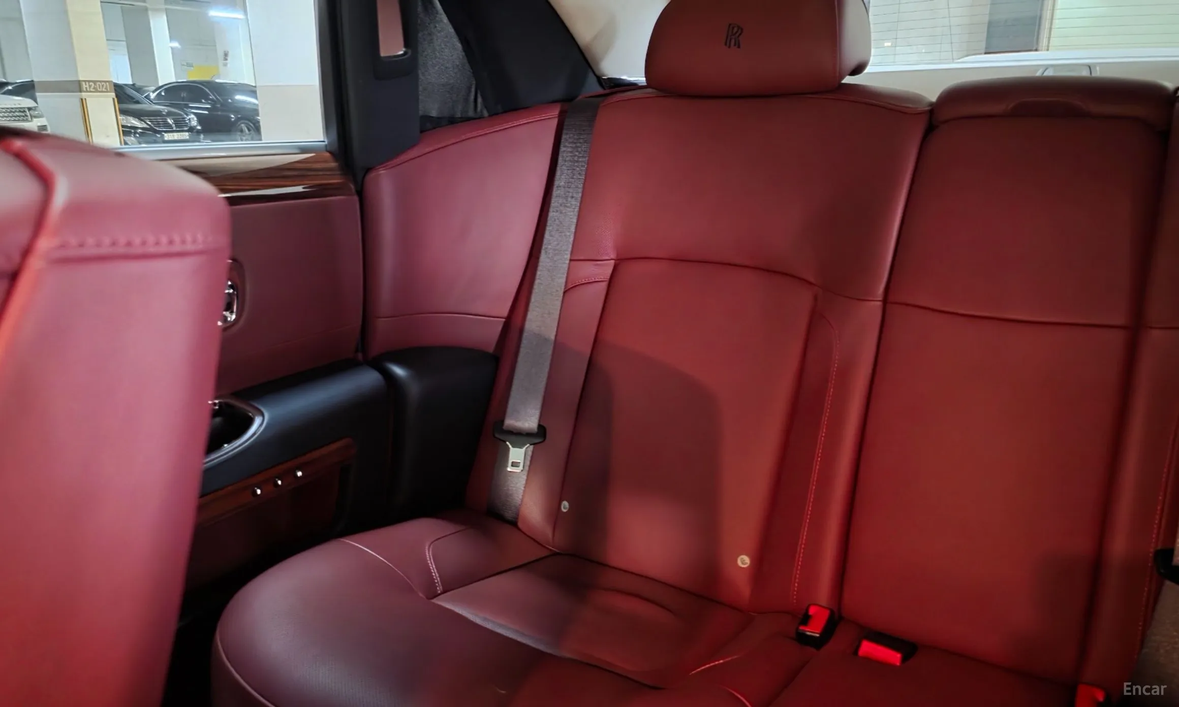 Rolls-Royce Ghost превью 11