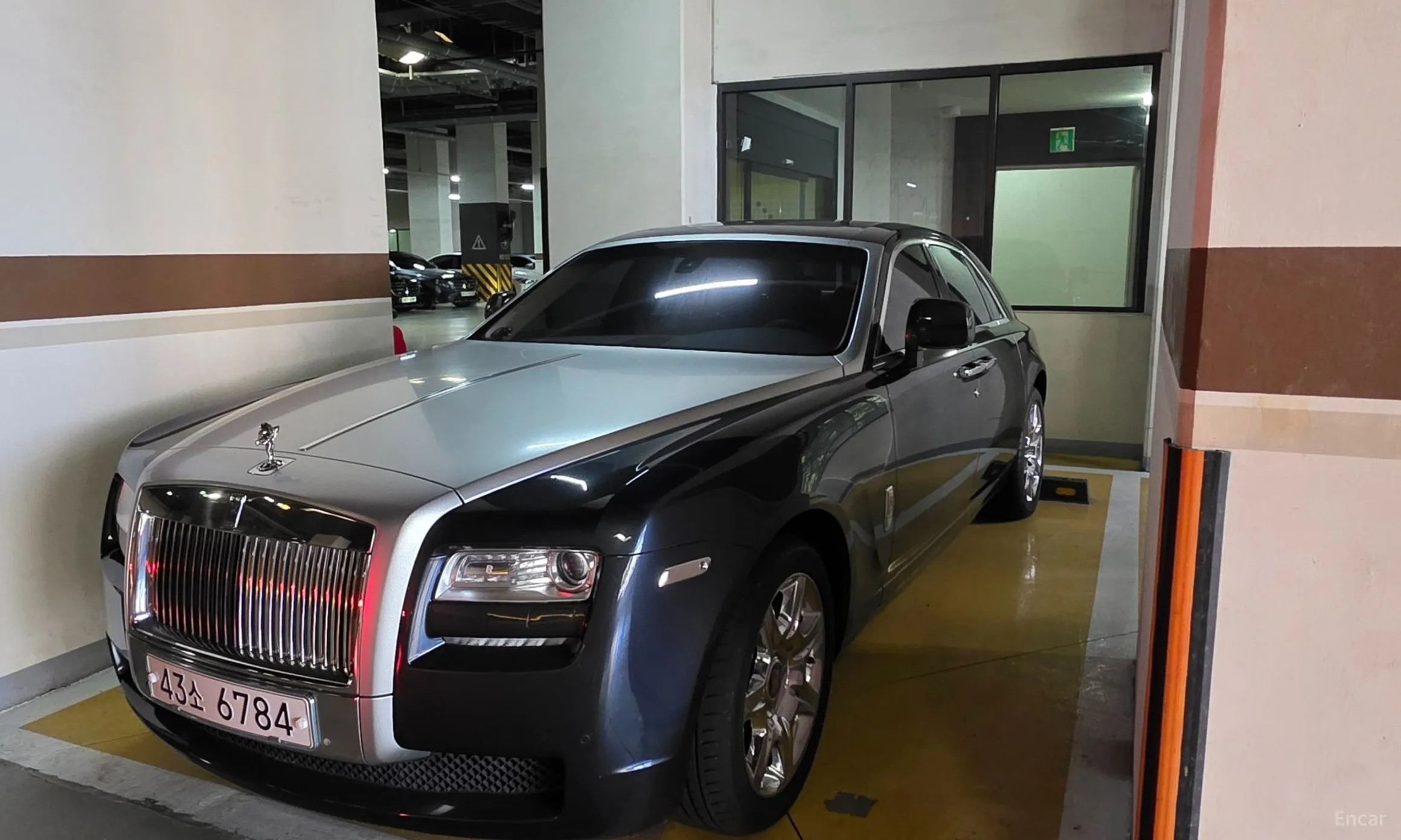Rolls-Royce Ghost превью 2