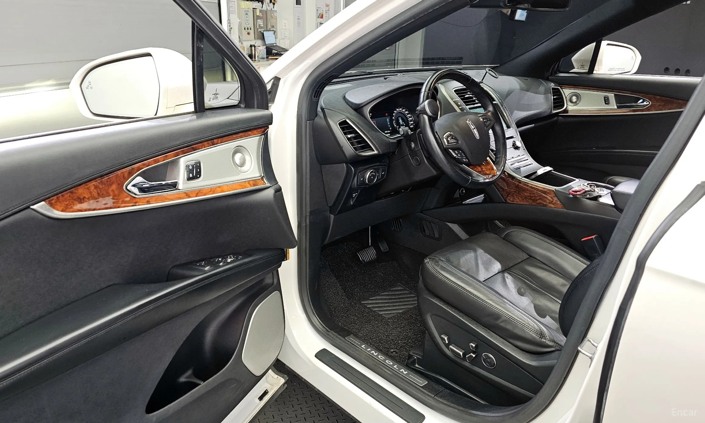 Lincoln MKX 2nd Generation превью 10