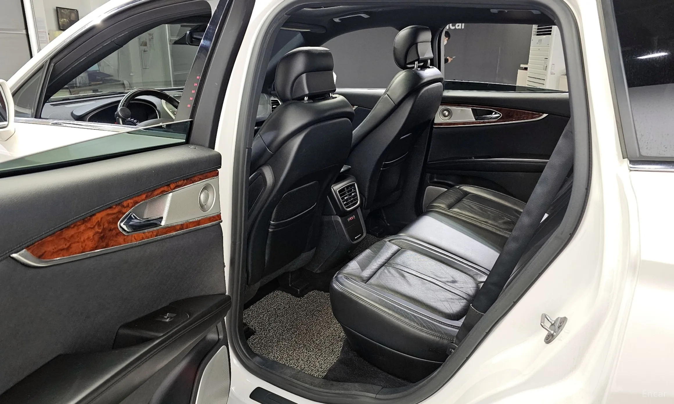Lincoln MKX 2nd Generation превью 11