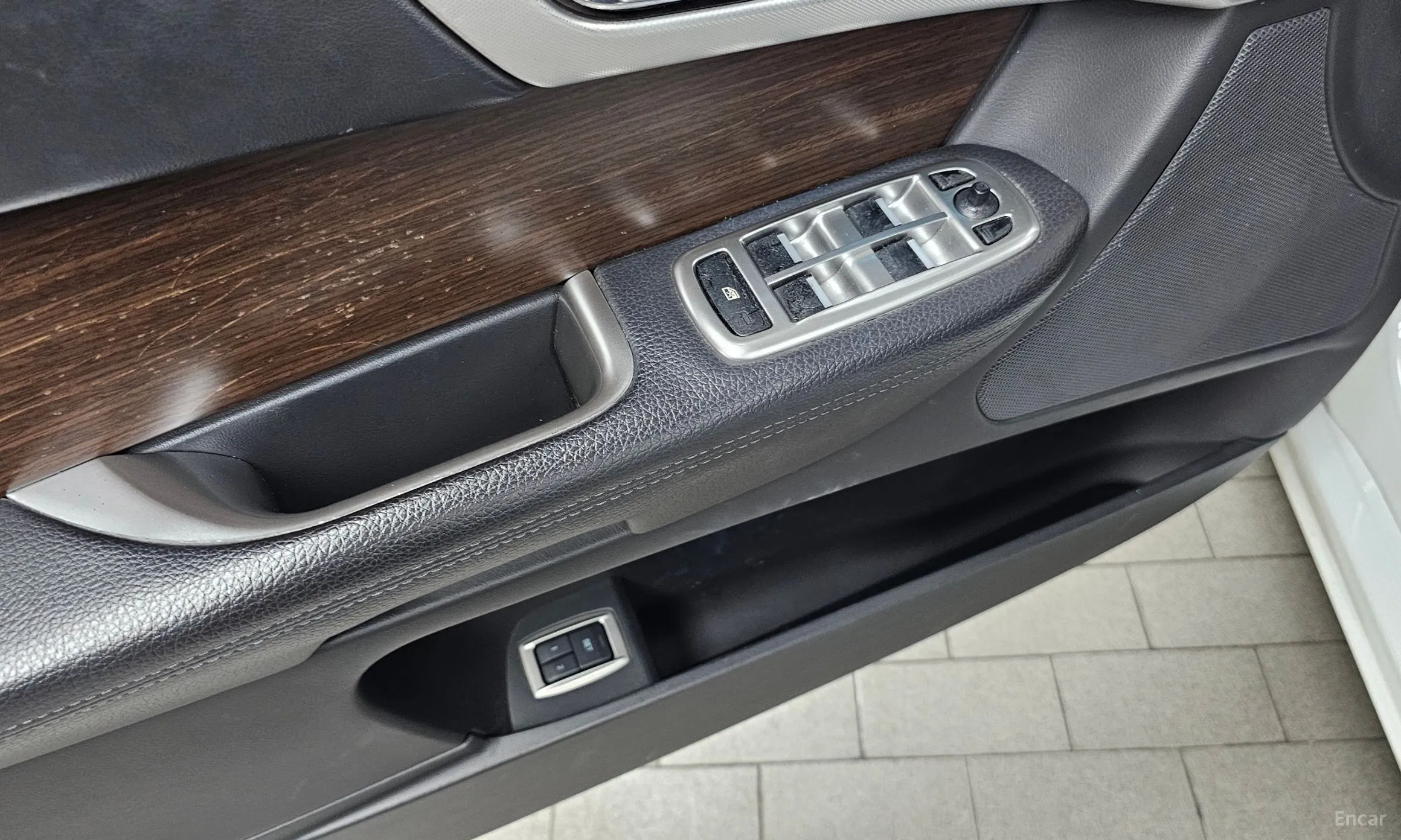 Jaguar New XF превью 14