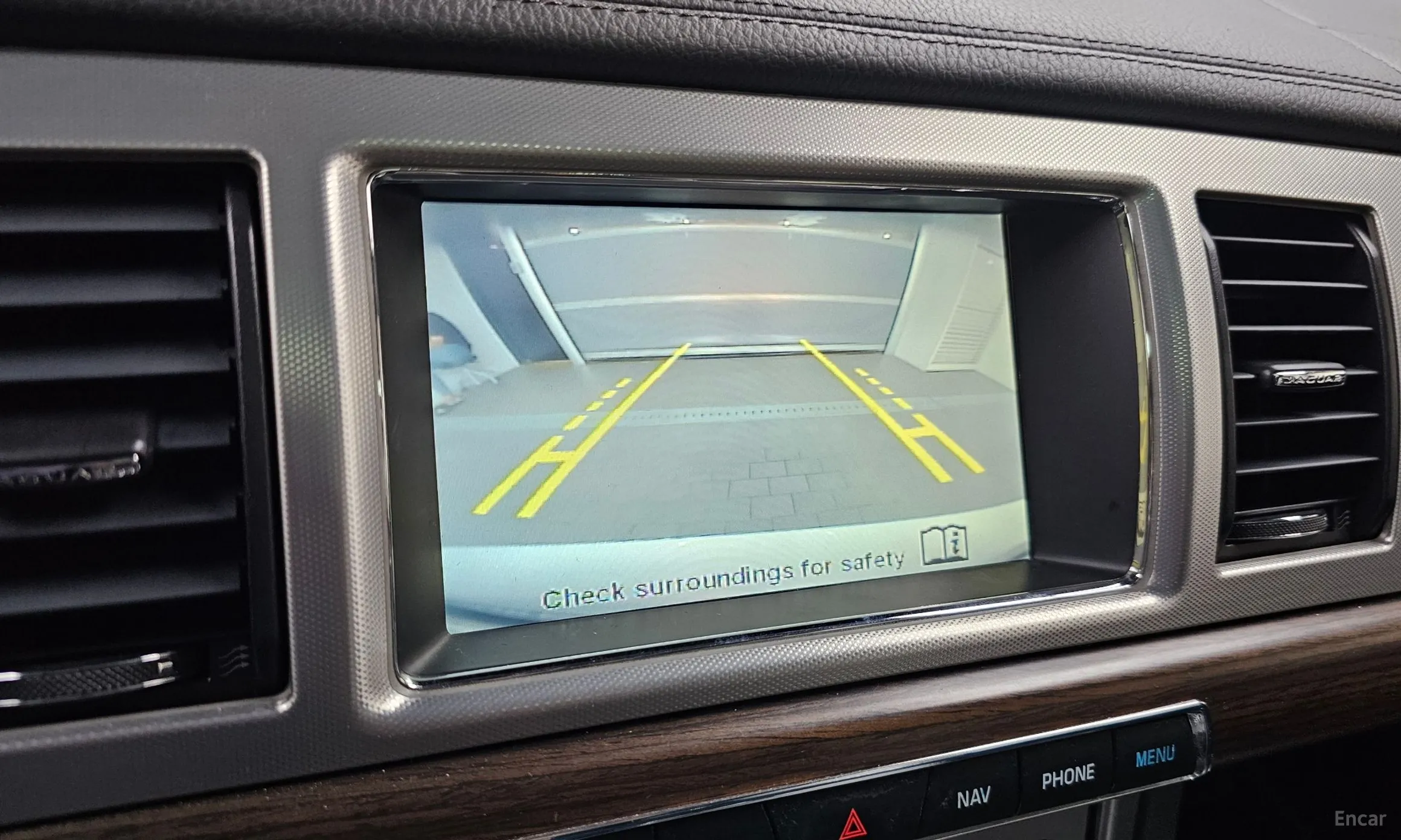 Jaguar New XF превью 16