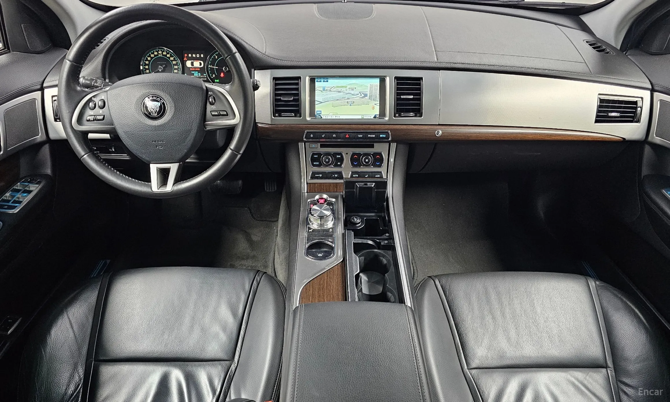 Jaguar New XF превью 7