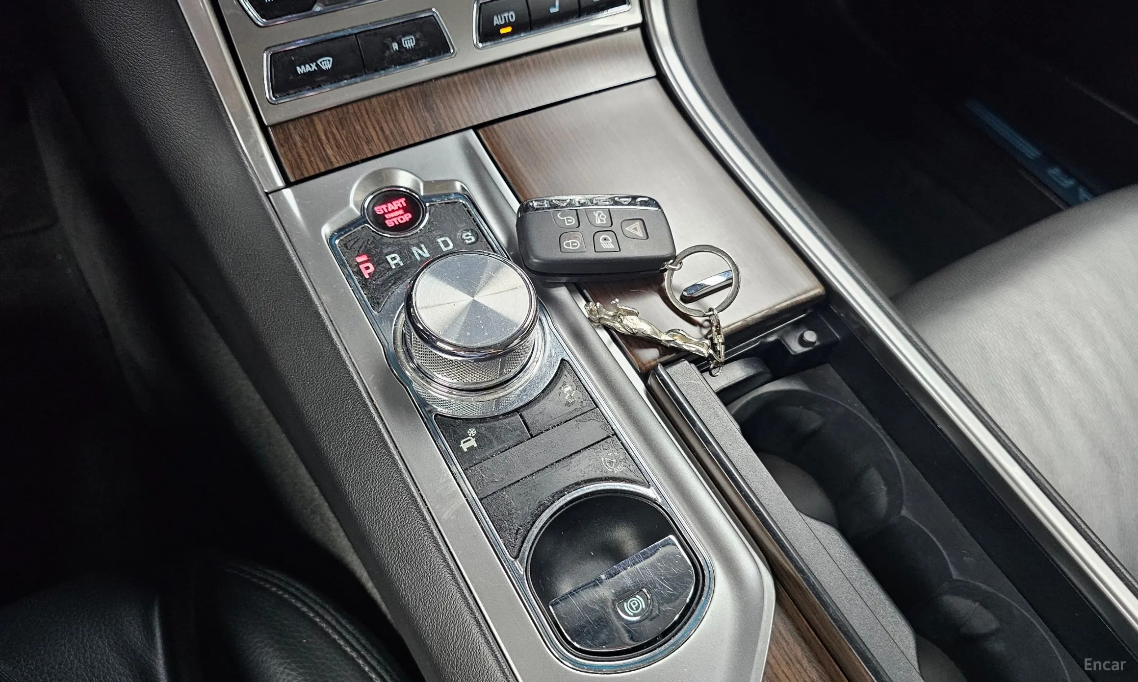 Jaguar New XF превью 9