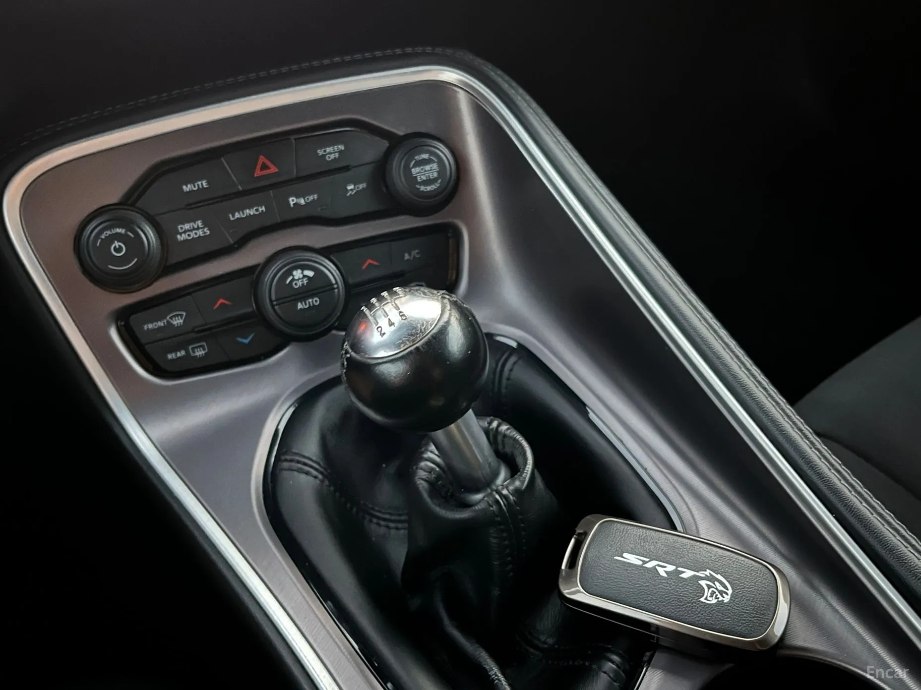 Dodge Challenger превью 7