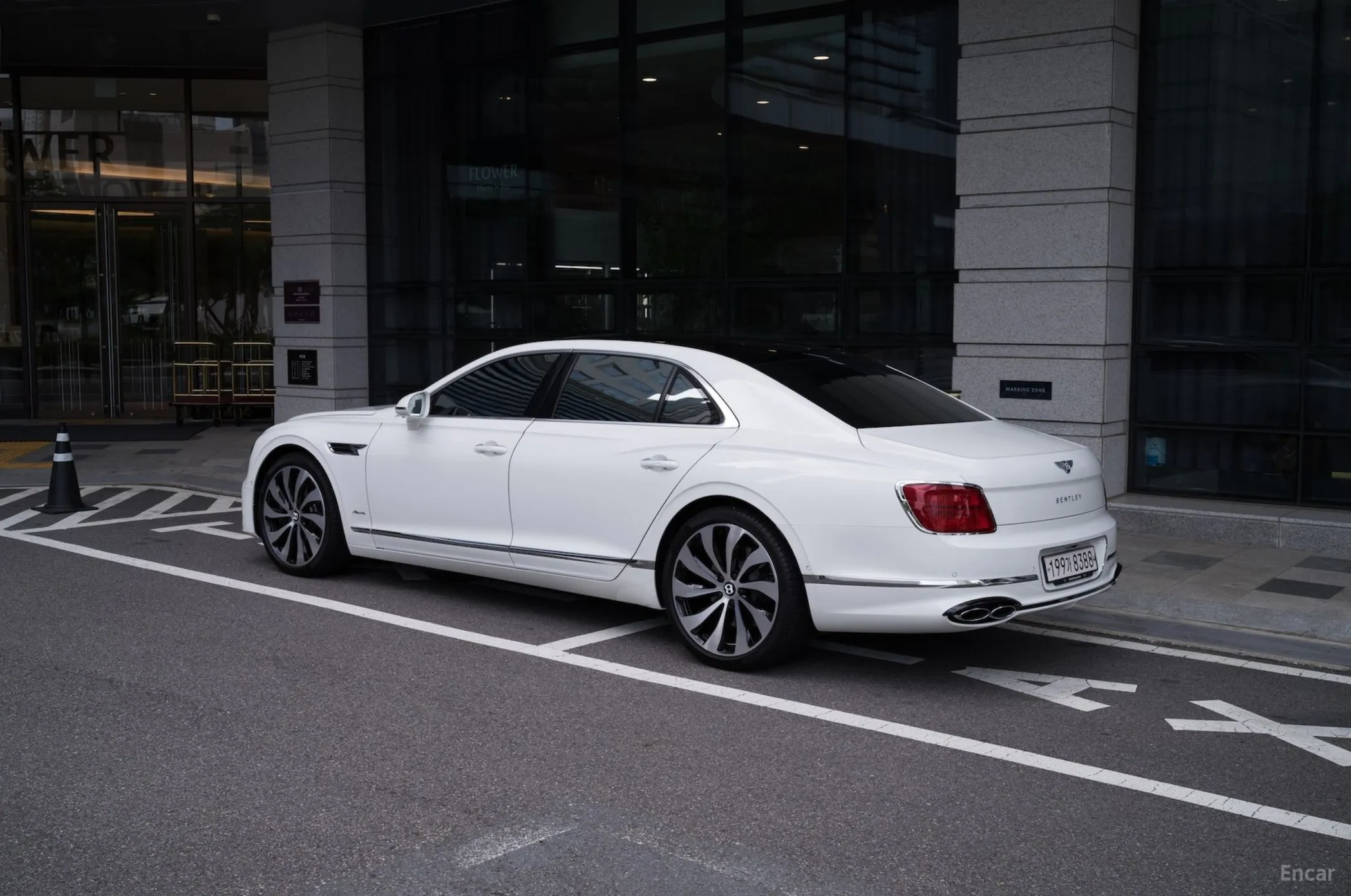 Bentley Flying Spur 3rd Generation превью 2