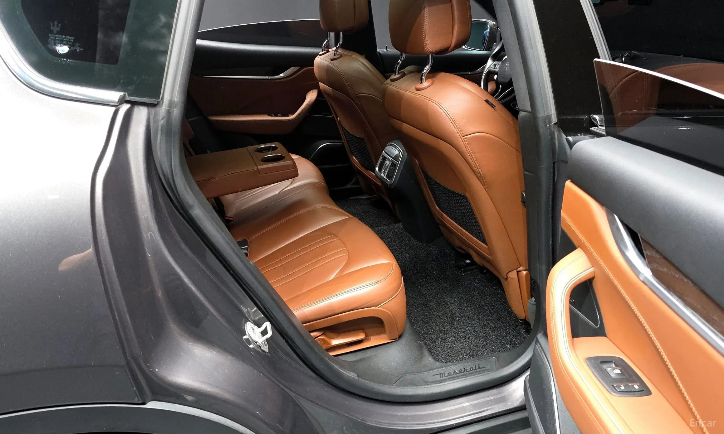 Maserati Levante превью 12