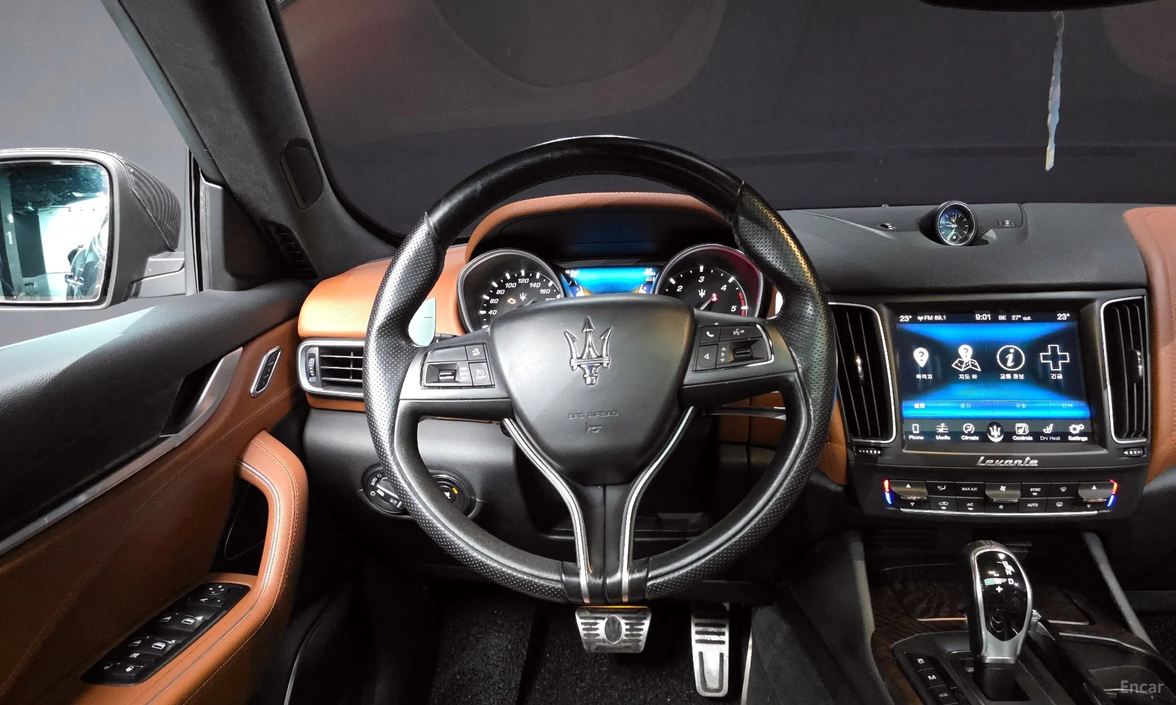 Maserati Levante превью 13