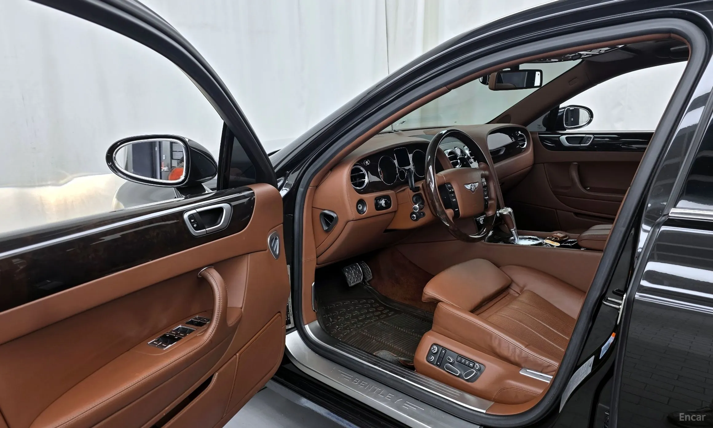 Bentley Flying Spur Gen 1 превью 10