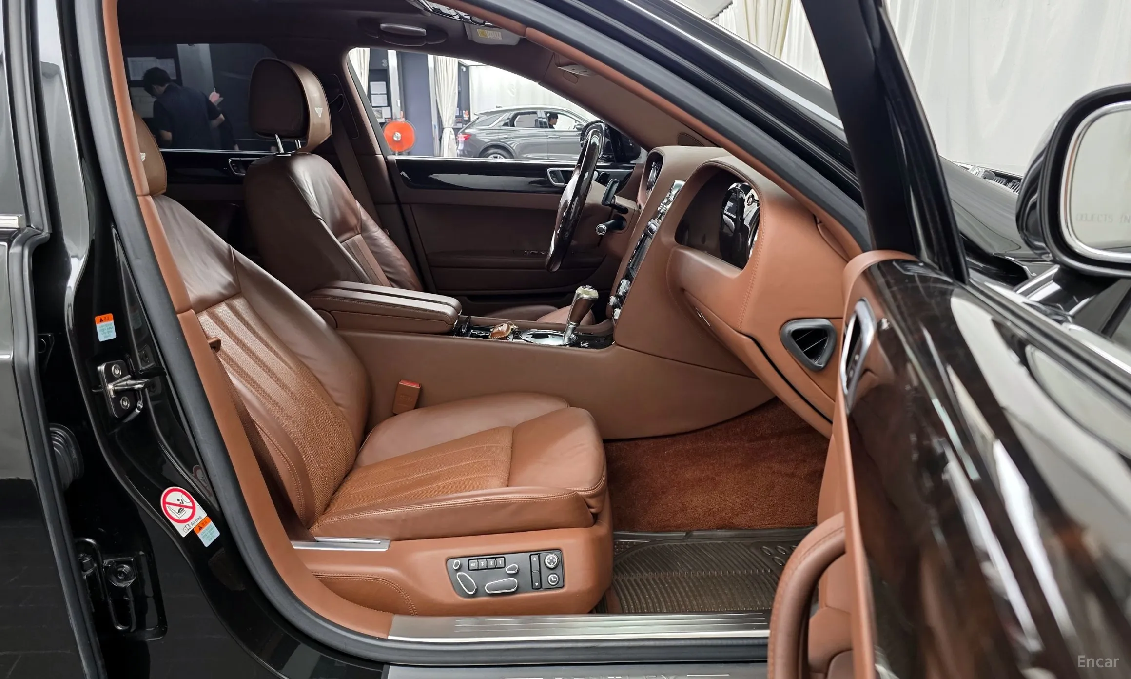 Bentley Flying Spur Gen 1 превью 11