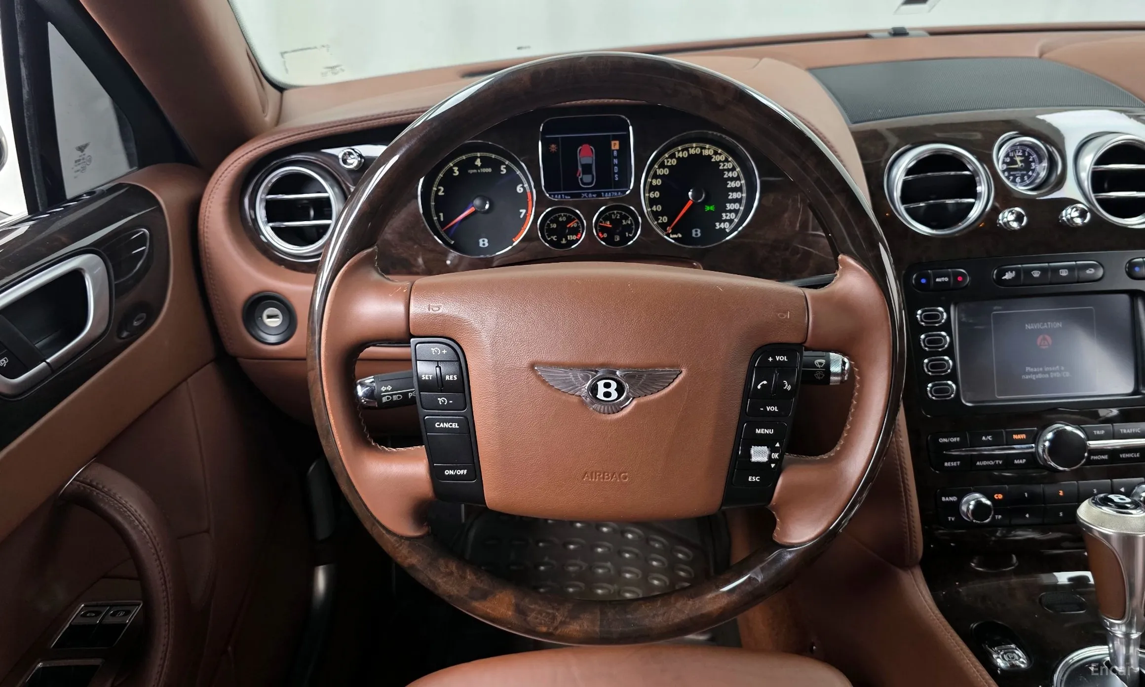Bentley Flying Spur Gen 1 превью 13