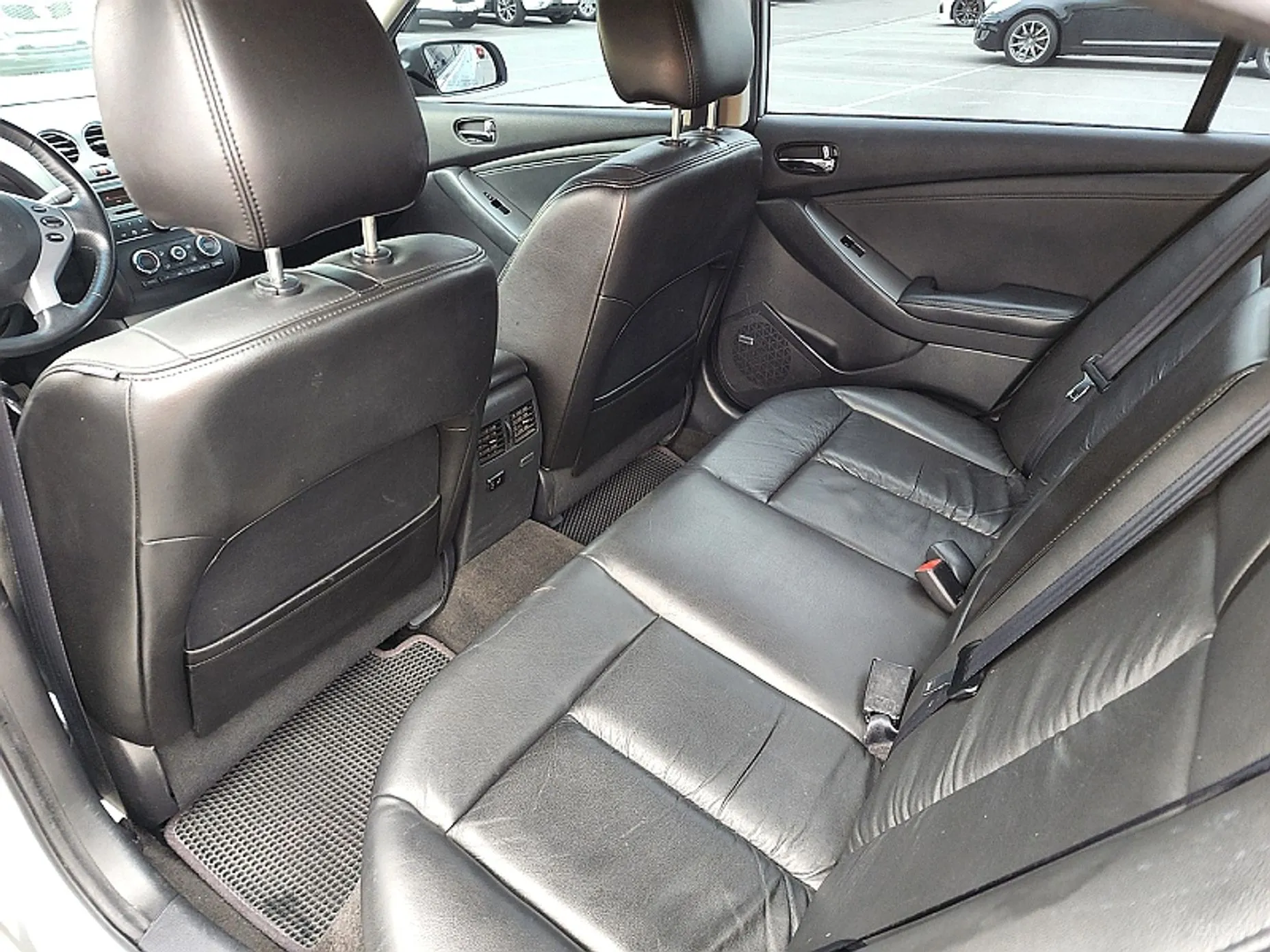 Nissan Altima превью 18