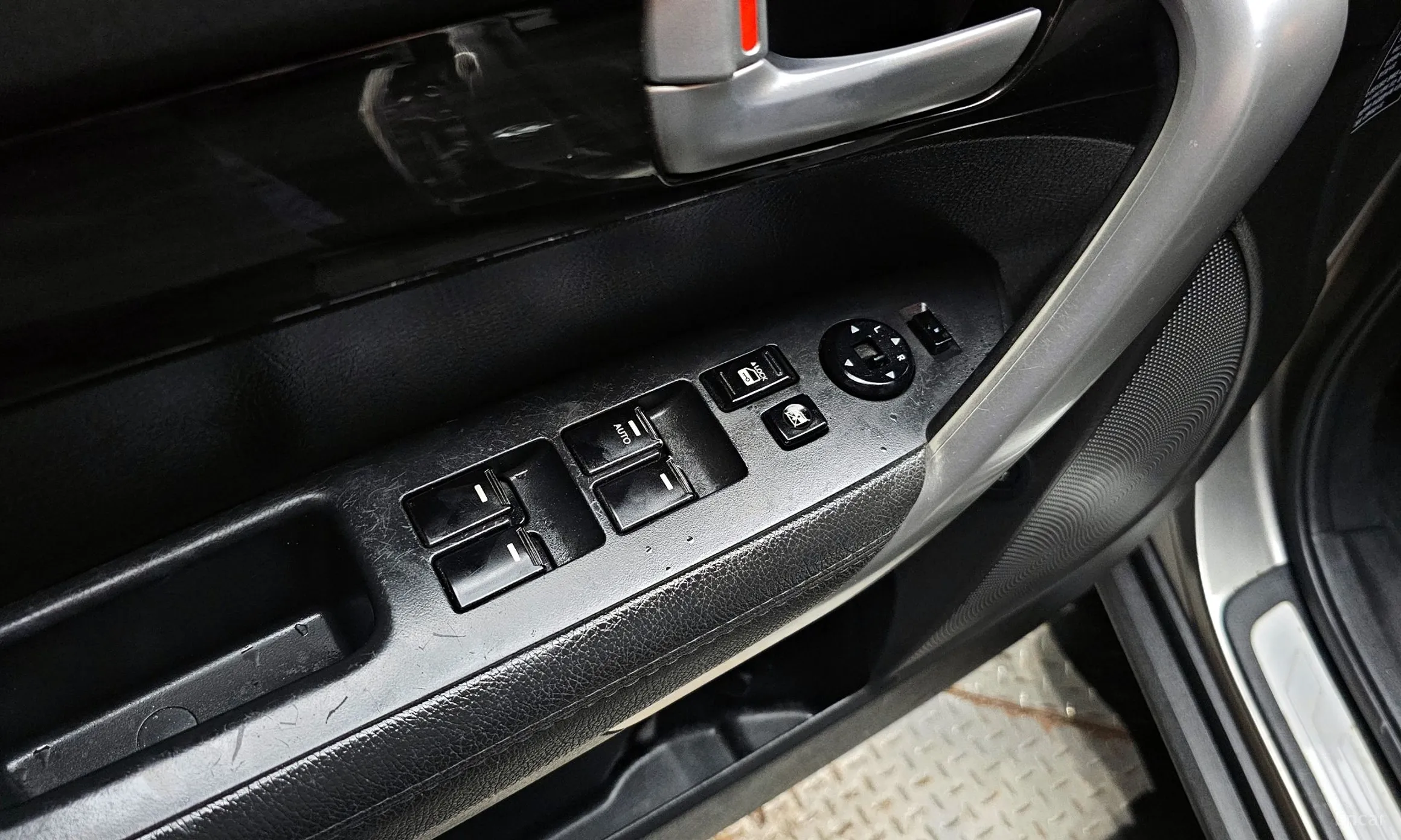 Kia Sorrento R превью 17