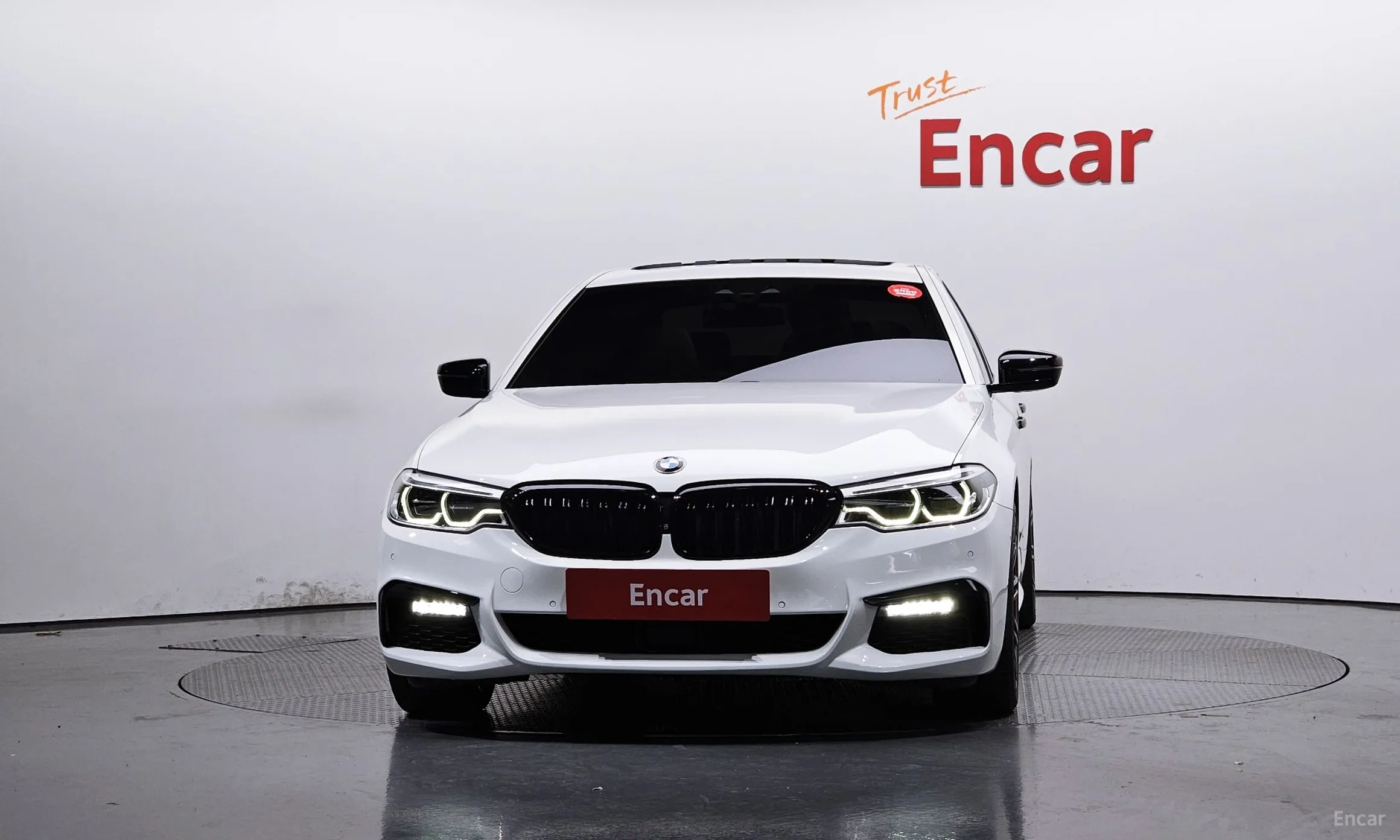BMW 5 Series (G30) превью 3
