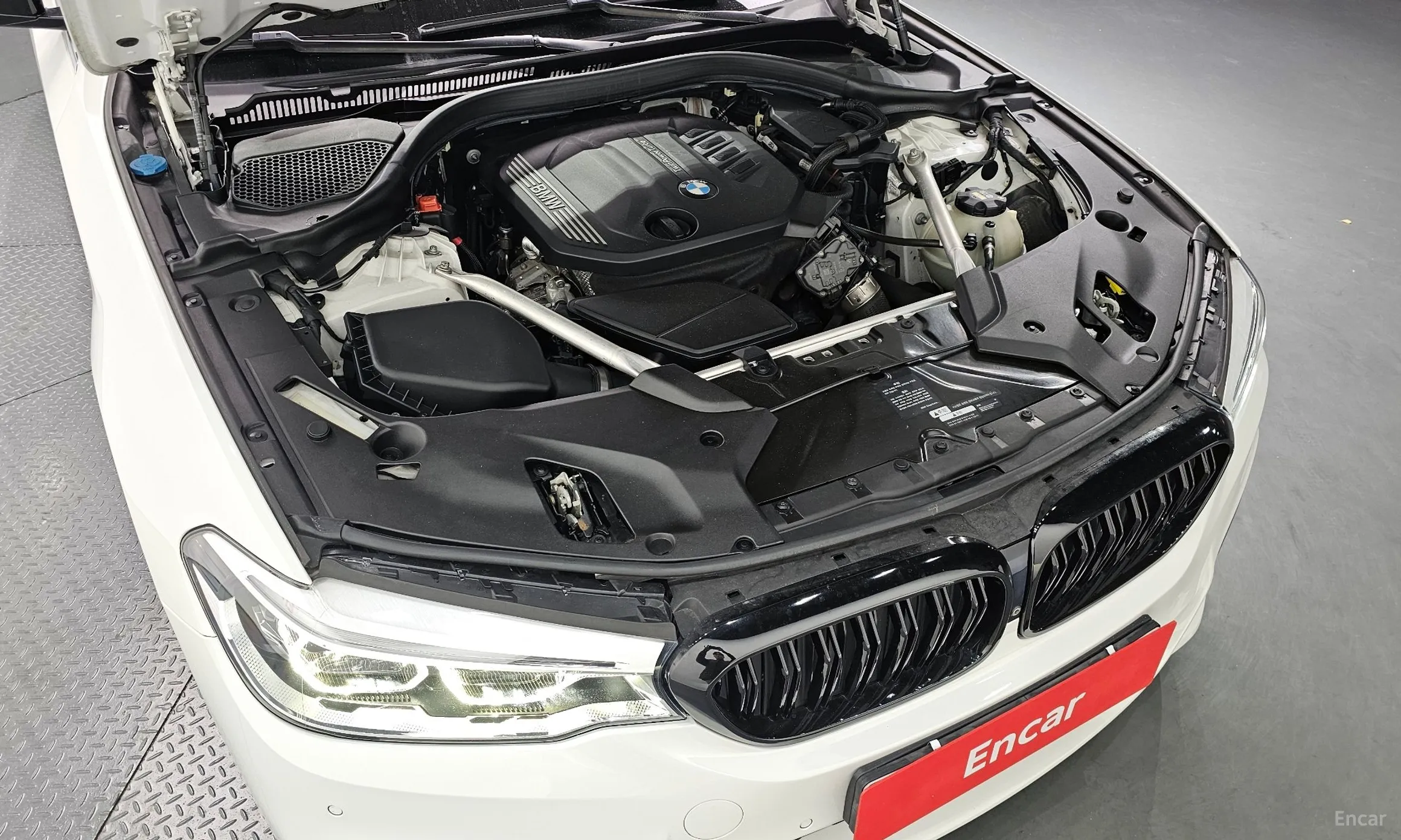 BMW 5 Series (G30) превью 6