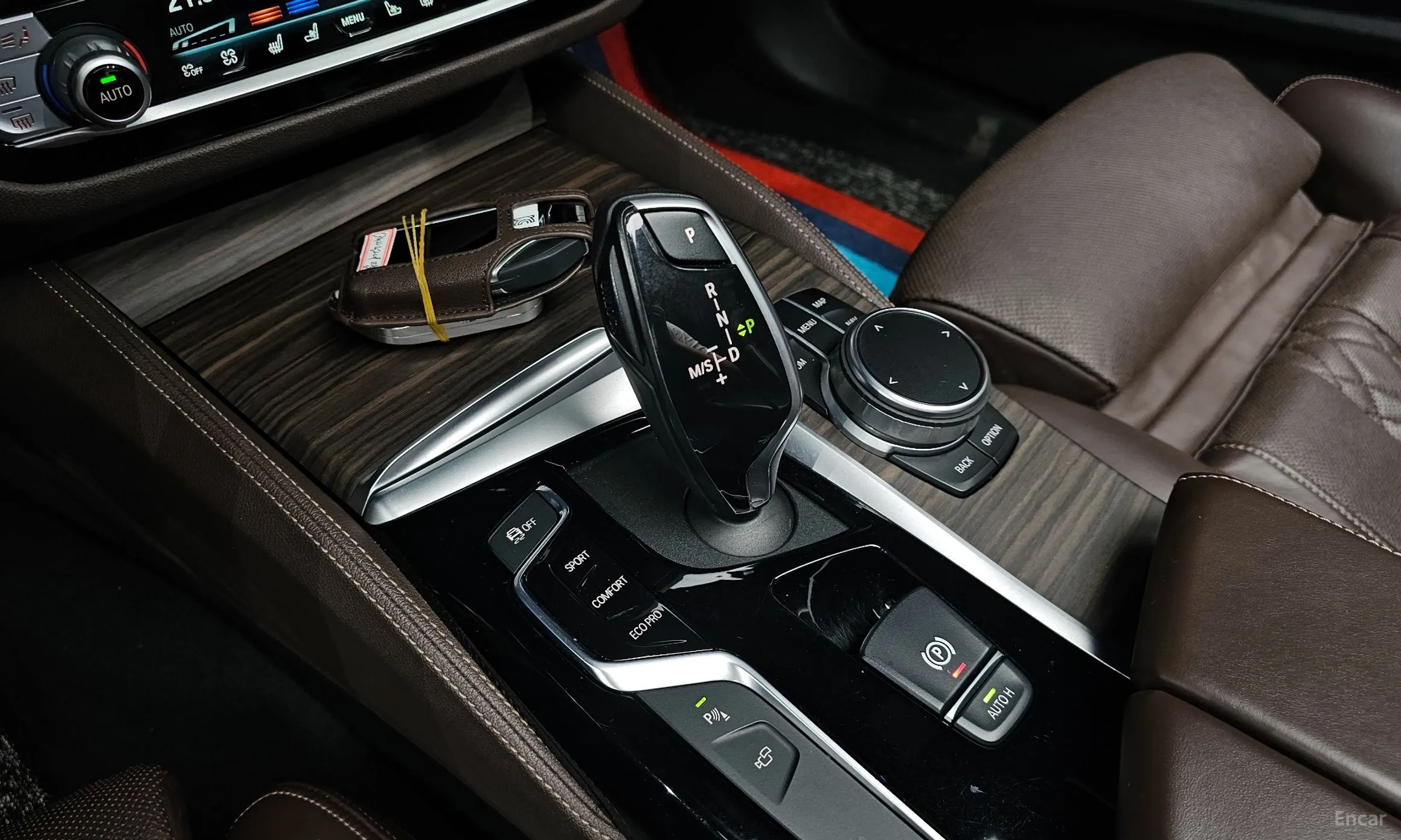 BMW 5 Series (G30) превью 9