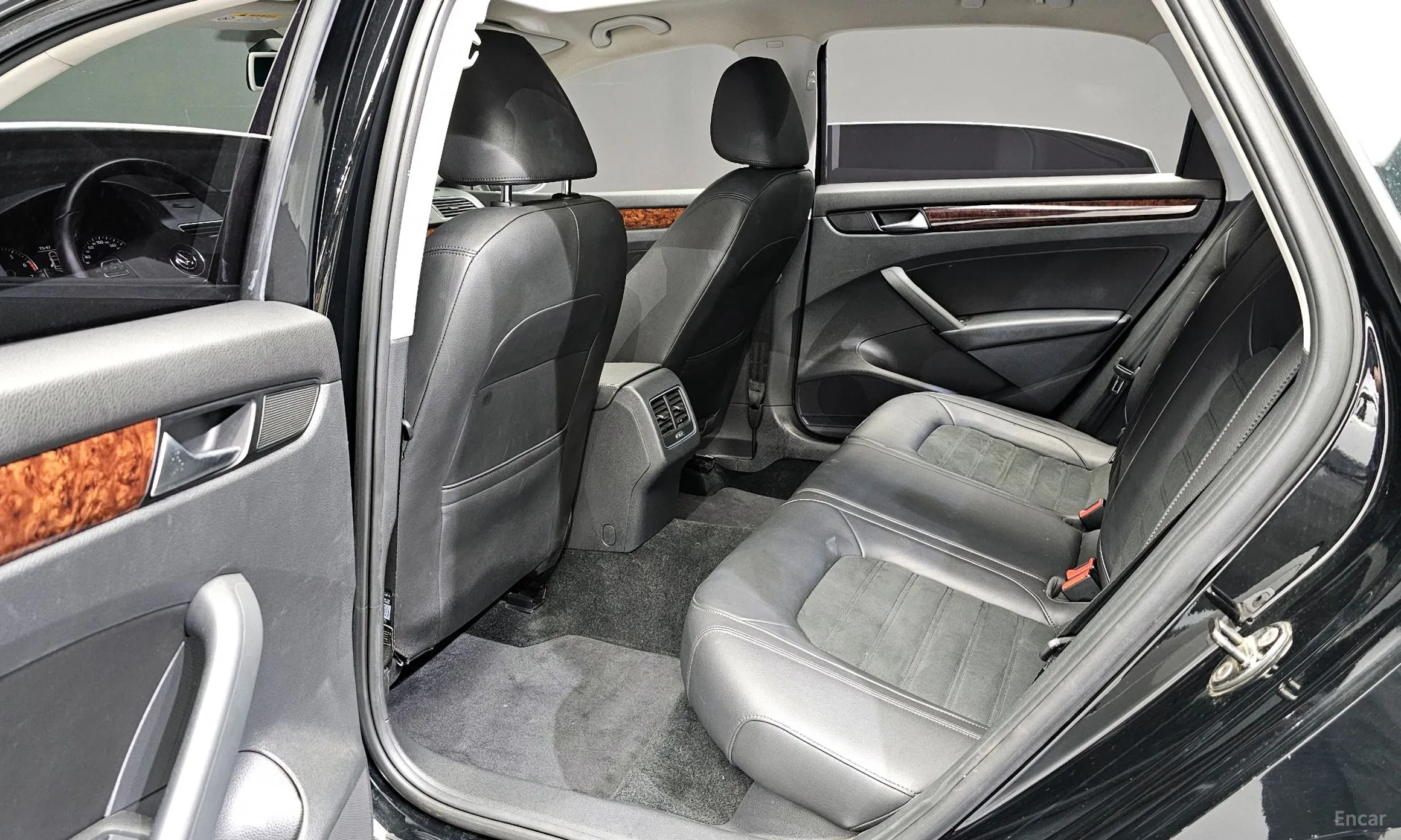 Volkswagen The New Passat превью 10