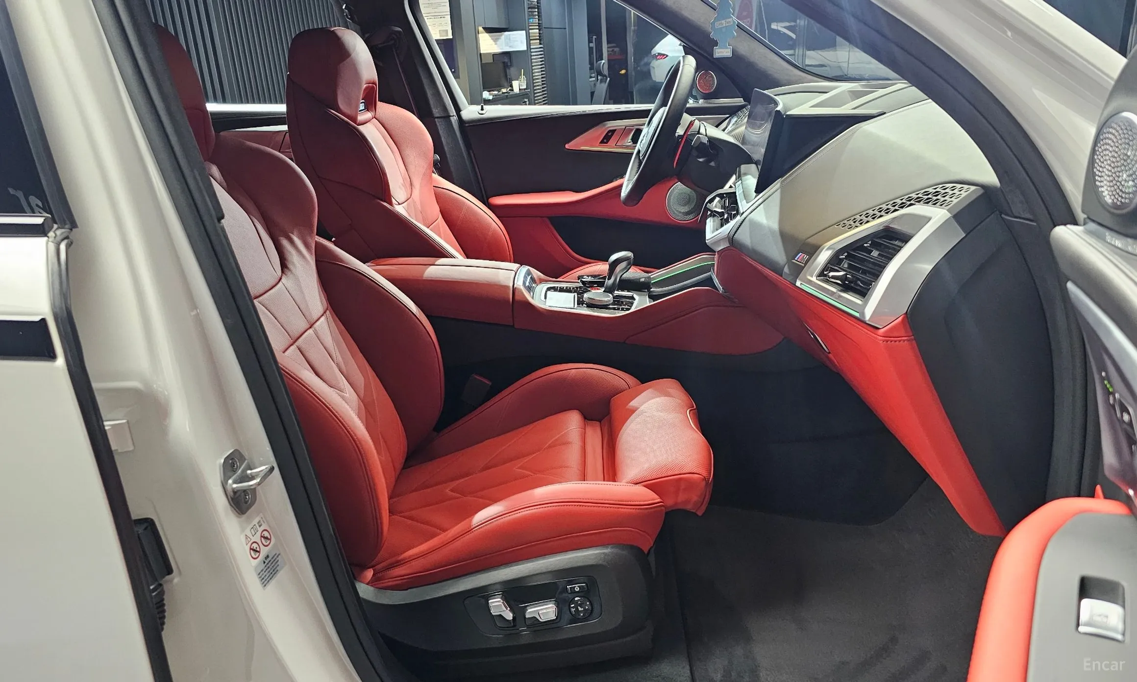 BMW XM (G09) превью 11