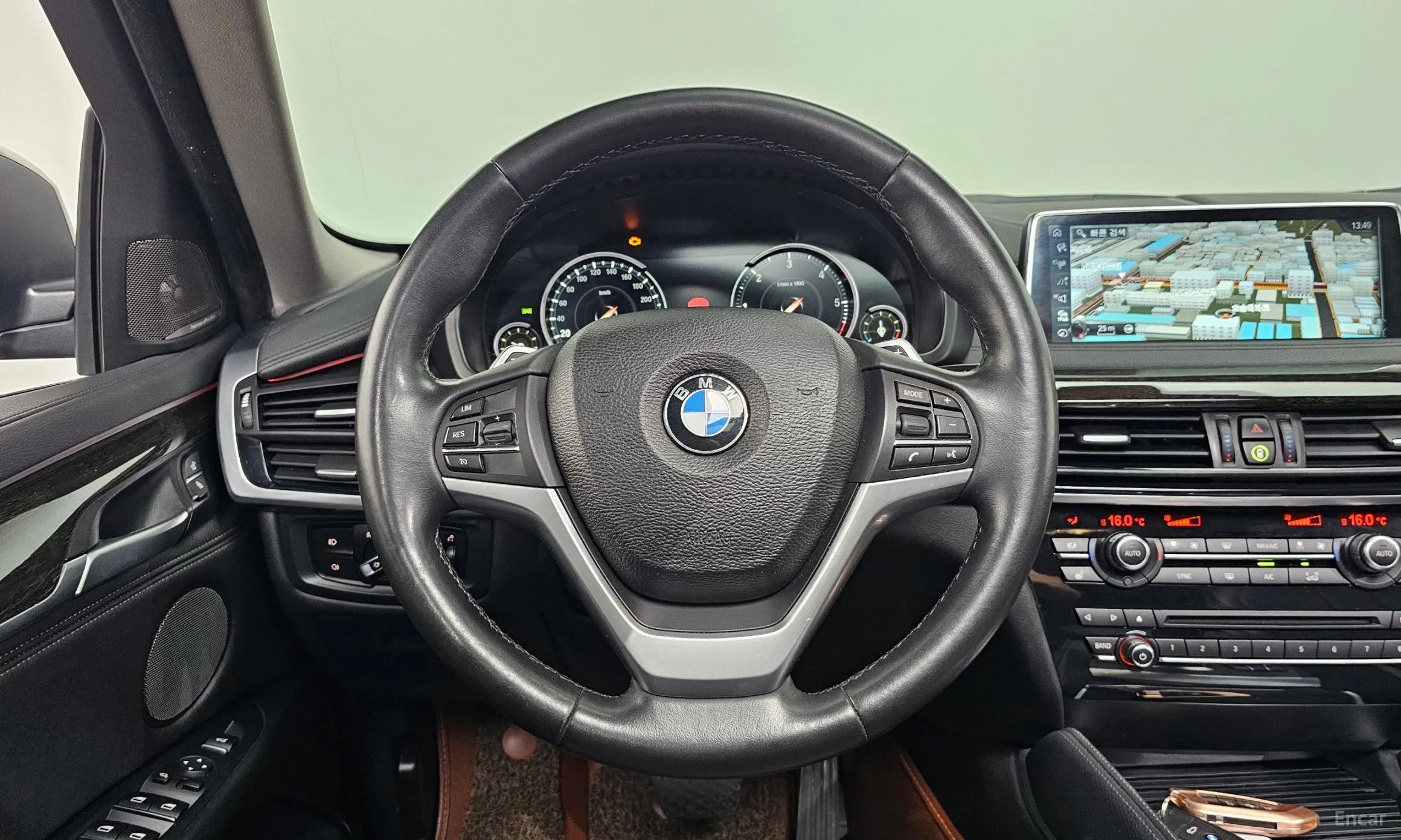 BMW X6 (F16) превью 13