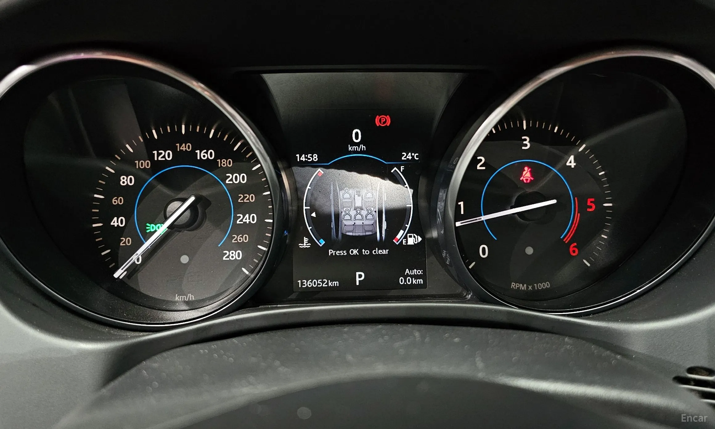 Jaguar XE превью 8