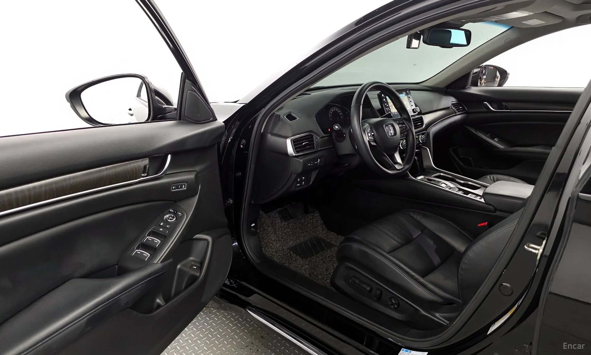 Honda Accord 10th Generation превью 10