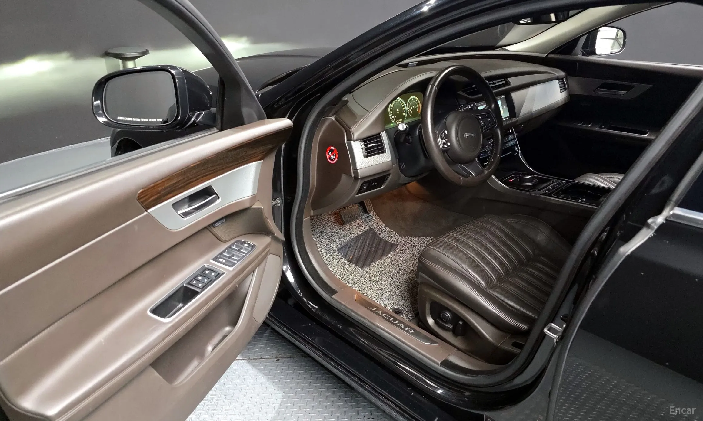 Jaguar XF (x260) превью 10