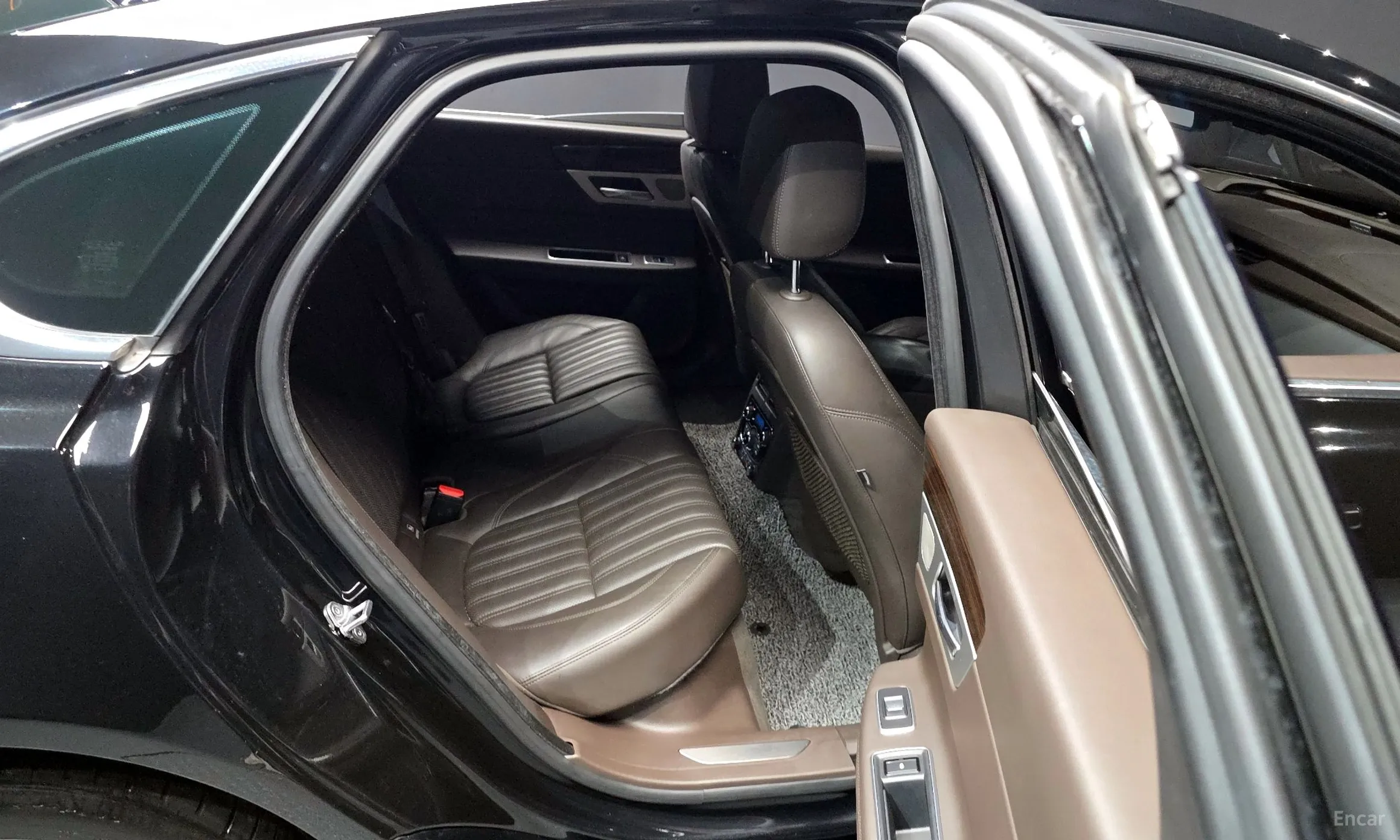 Jaguar XF (x260) превью 12
