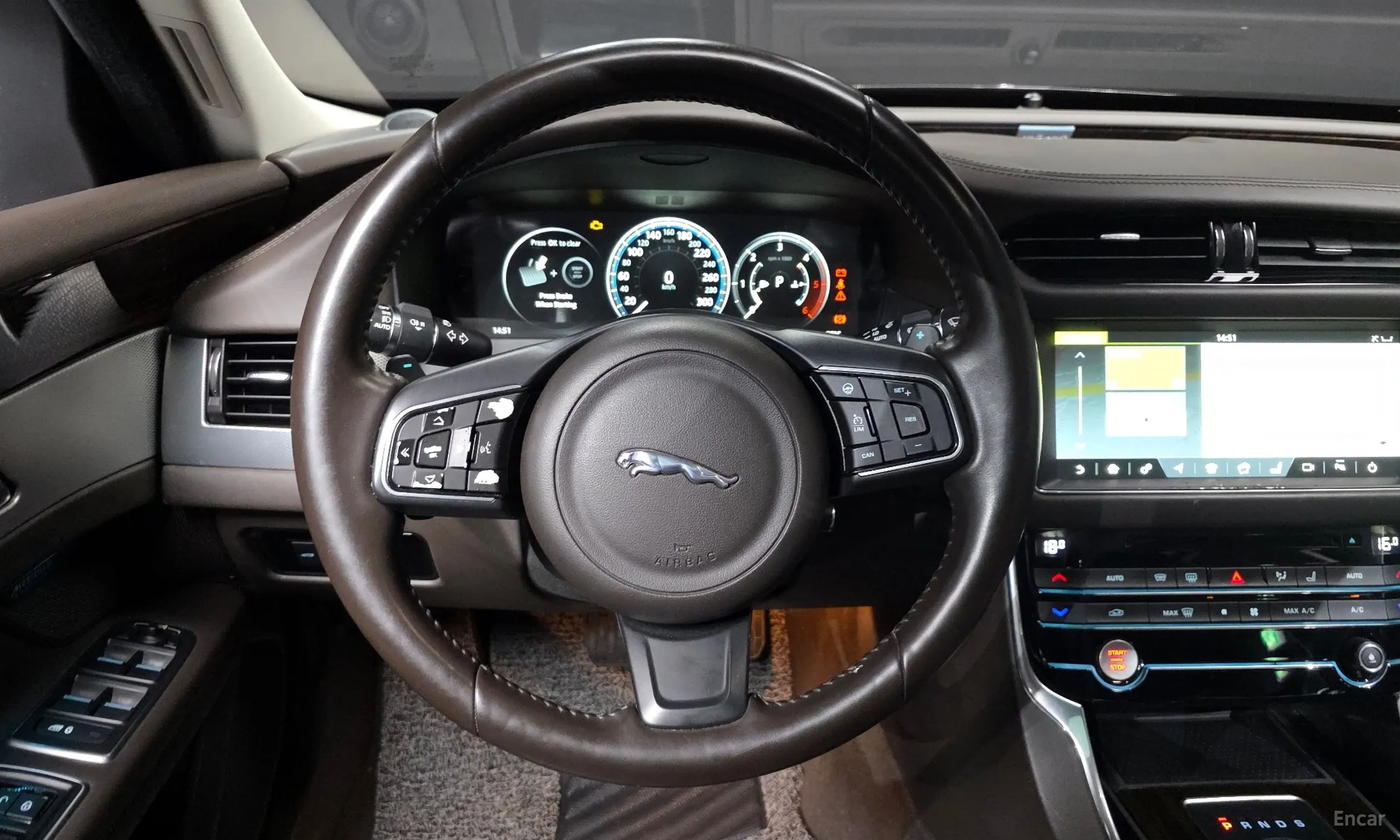 Jaguar XF (x260) превью 13
