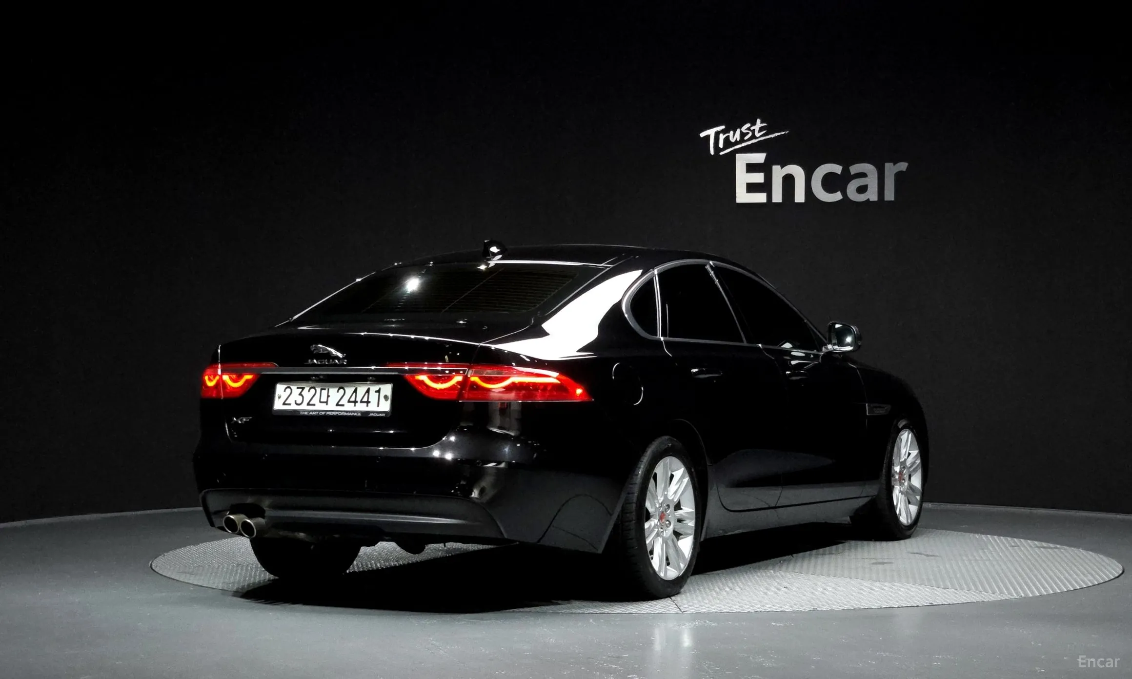 Jaguar XF (x260)