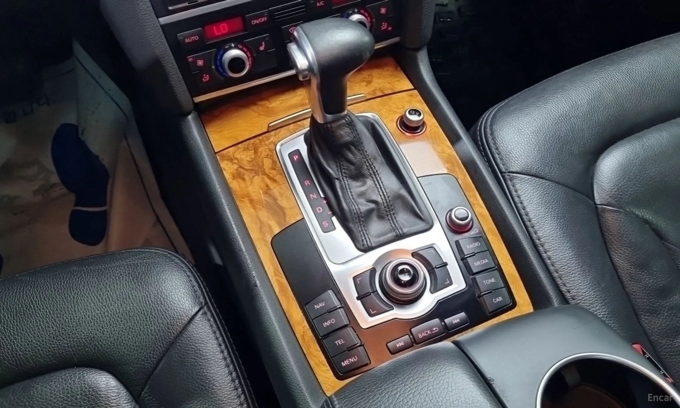 Audi Q7 превью 12