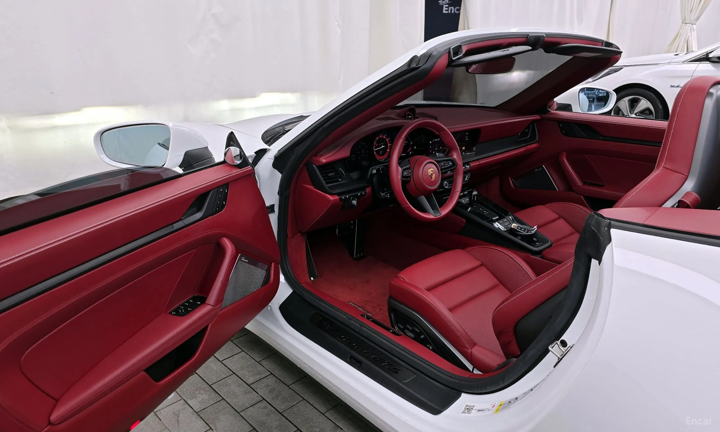 Porsche 911 (992) превью 10