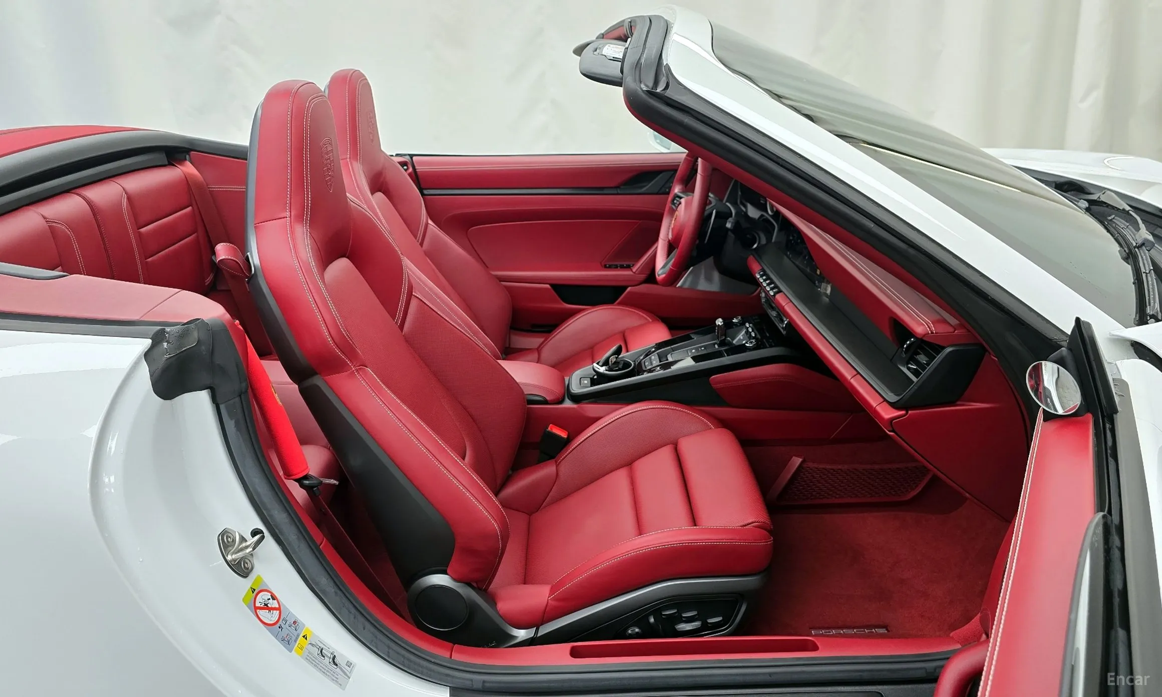 Porsche 911 (992) превью 11