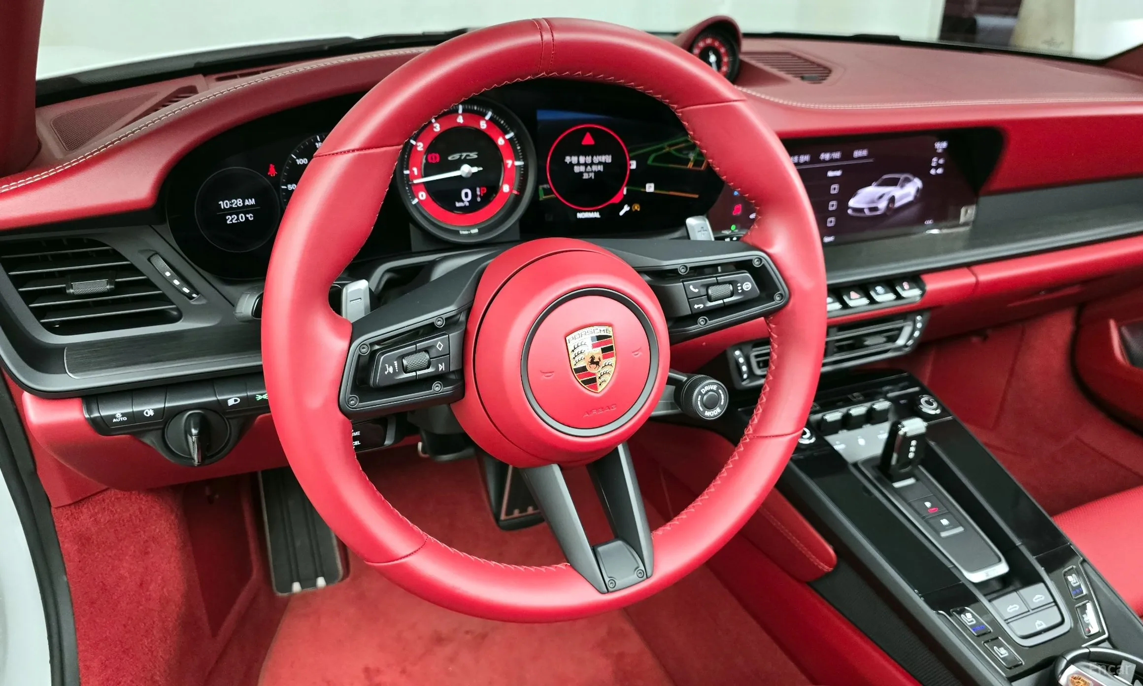 Porsche 911 (992) превью 13