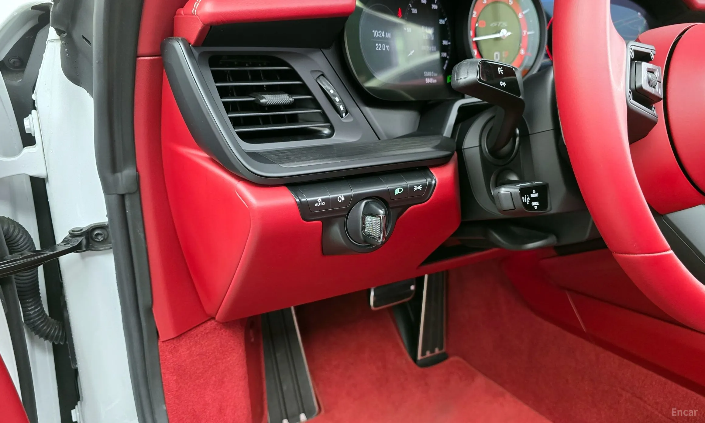Porsche 911 (992) превью 17