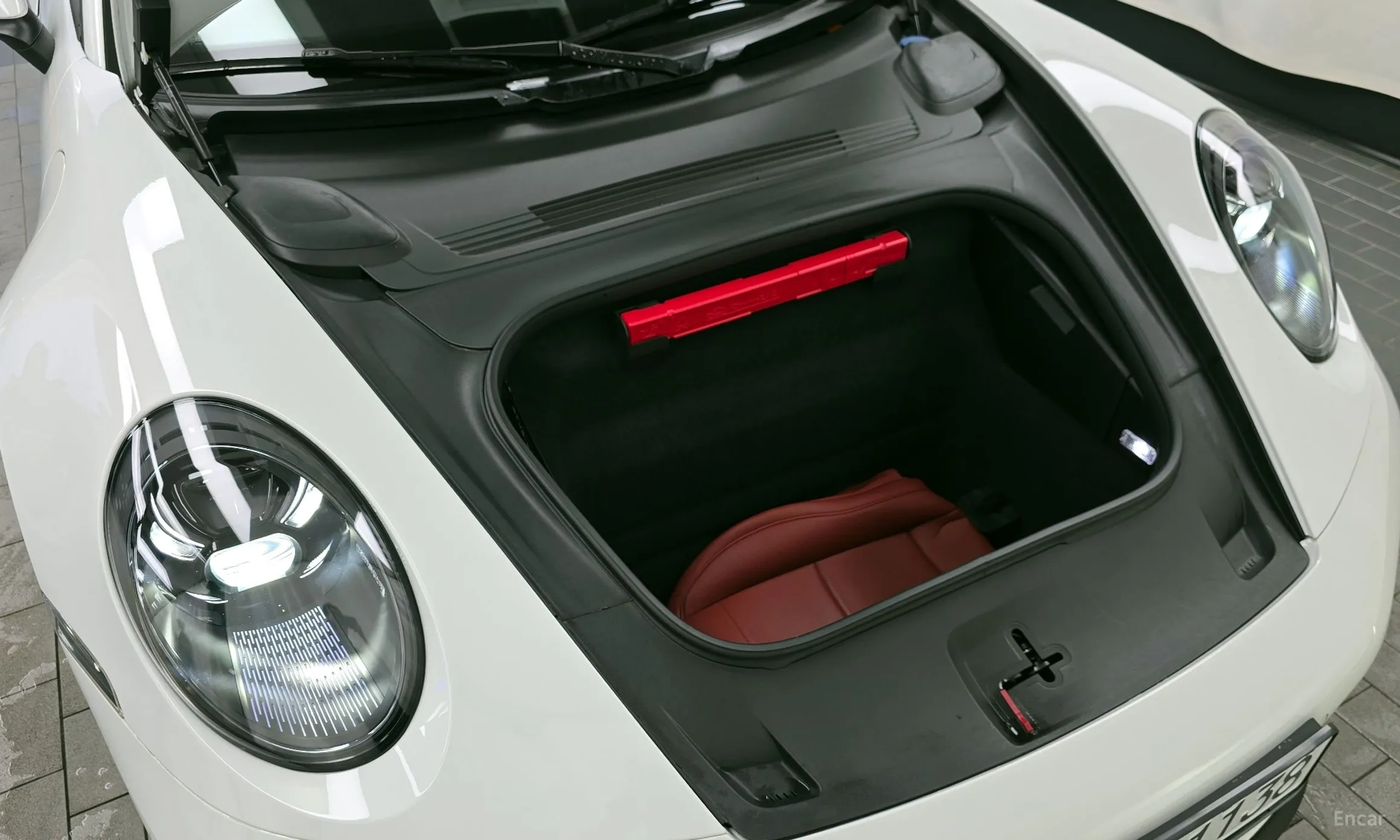 Porsche 911 (992) превью 6