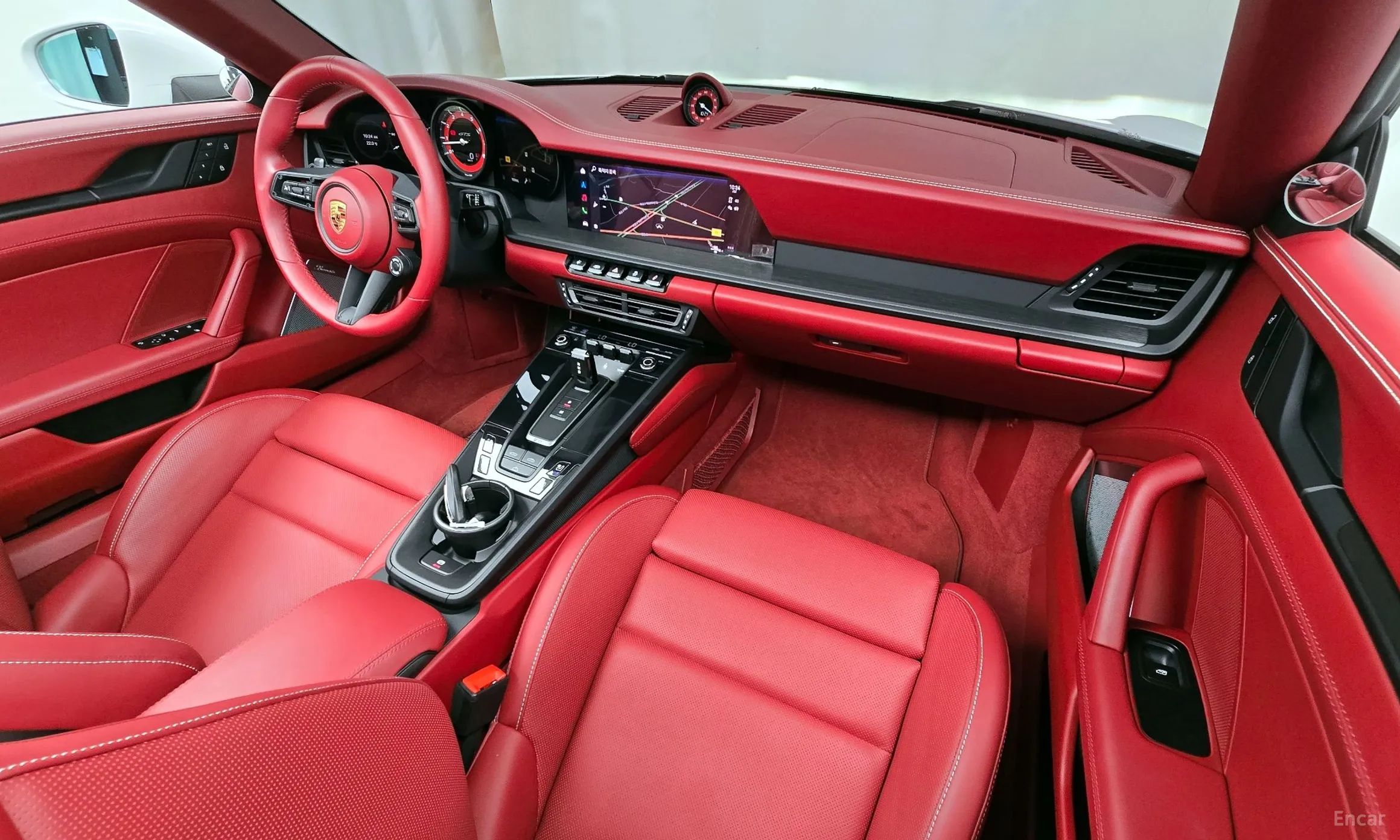 Porsche 911 (992) превью 7