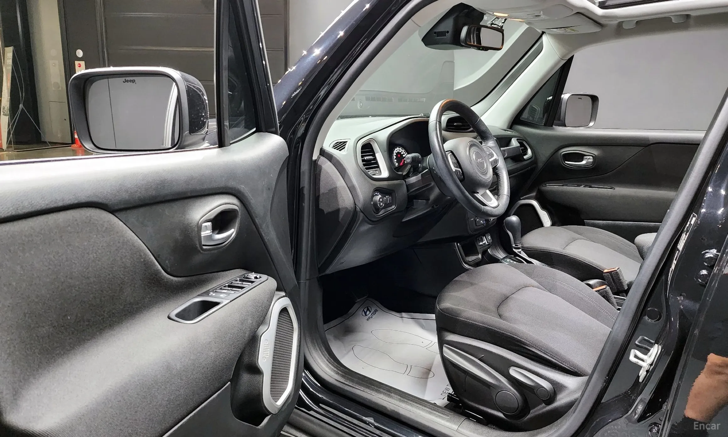 Jeep Renegade превью 11