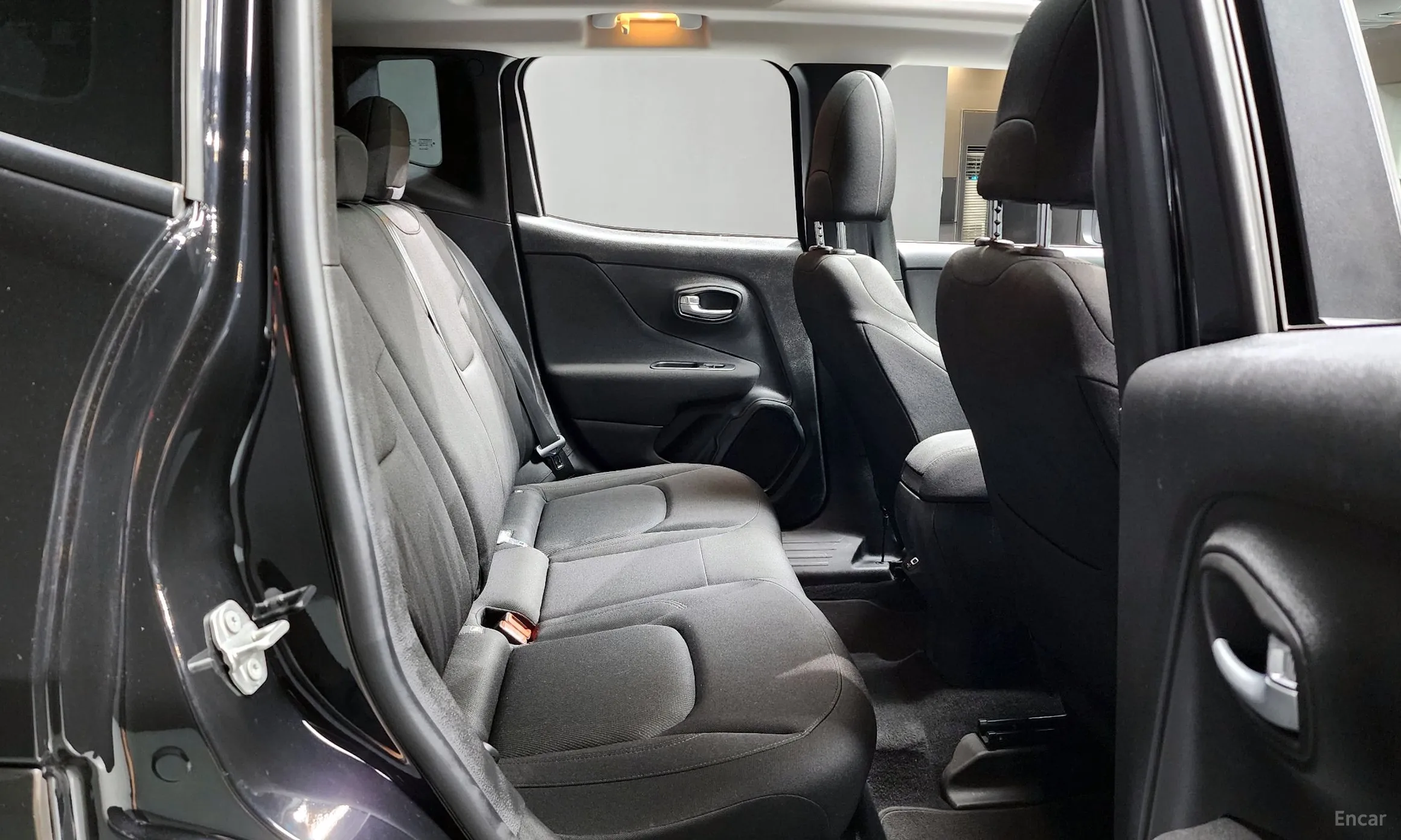 Jeep Renegade превью 12
