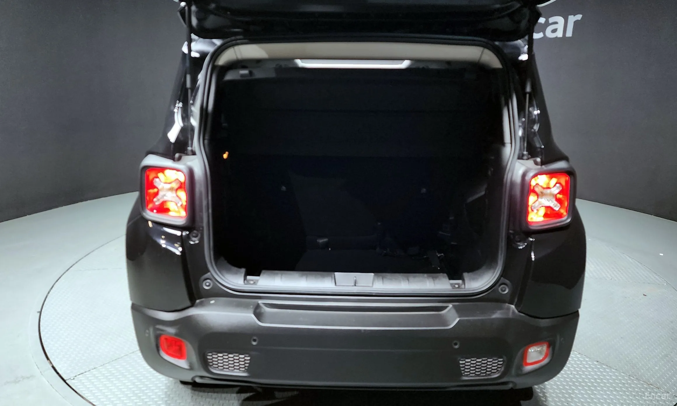 Jeep Renegade превью 20