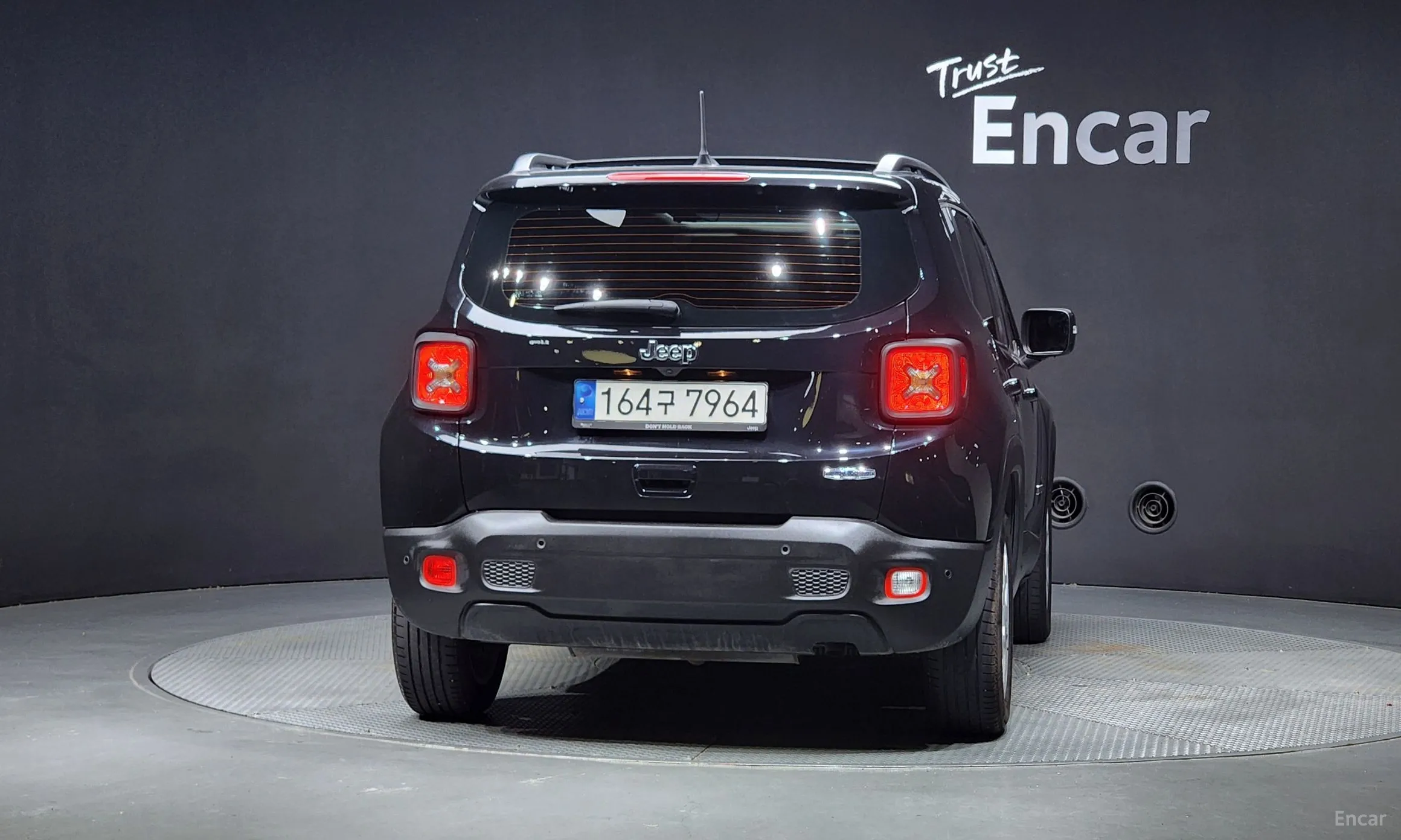 Jeep Renegade превью 4