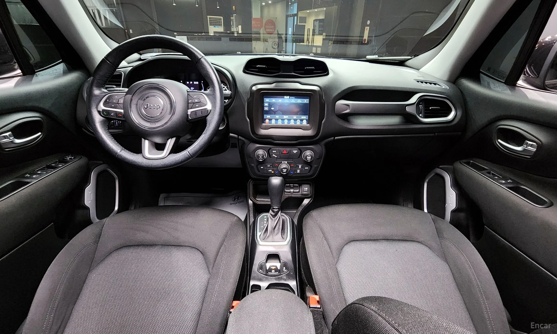 Jeep Renegade превью 7