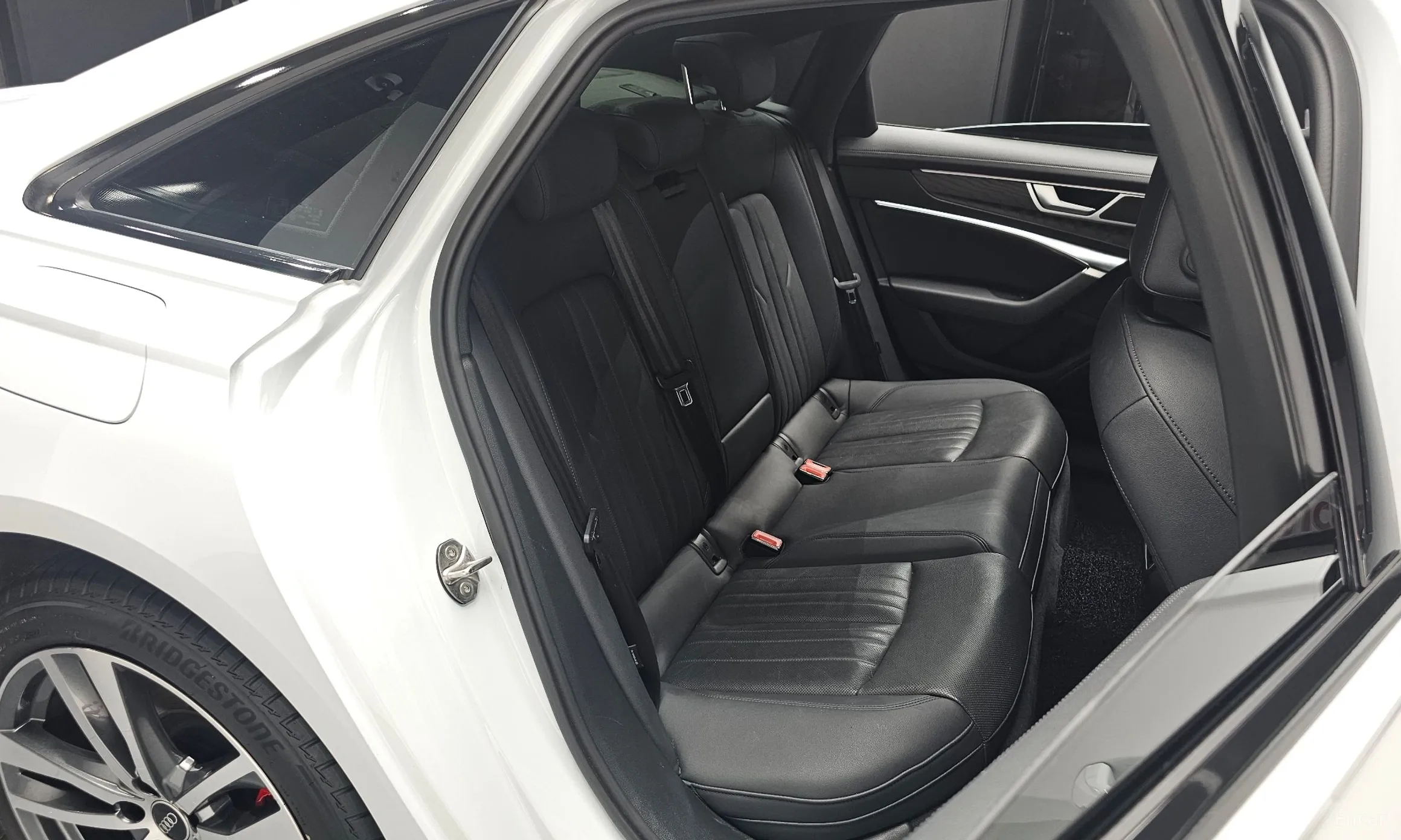 Audi A6 (C8) превью 11