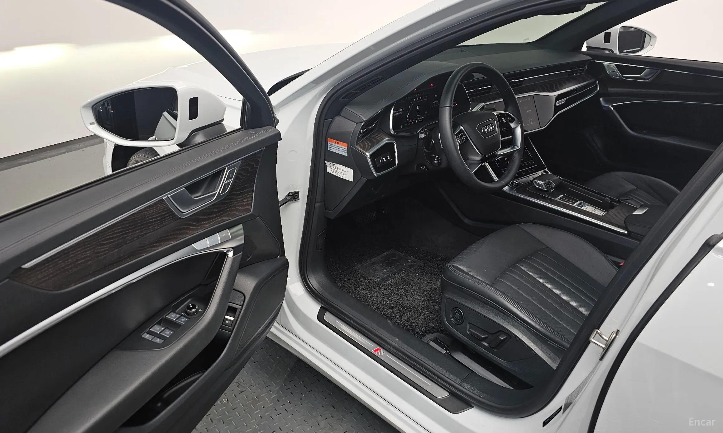 Audi A6 (C8) превью 12