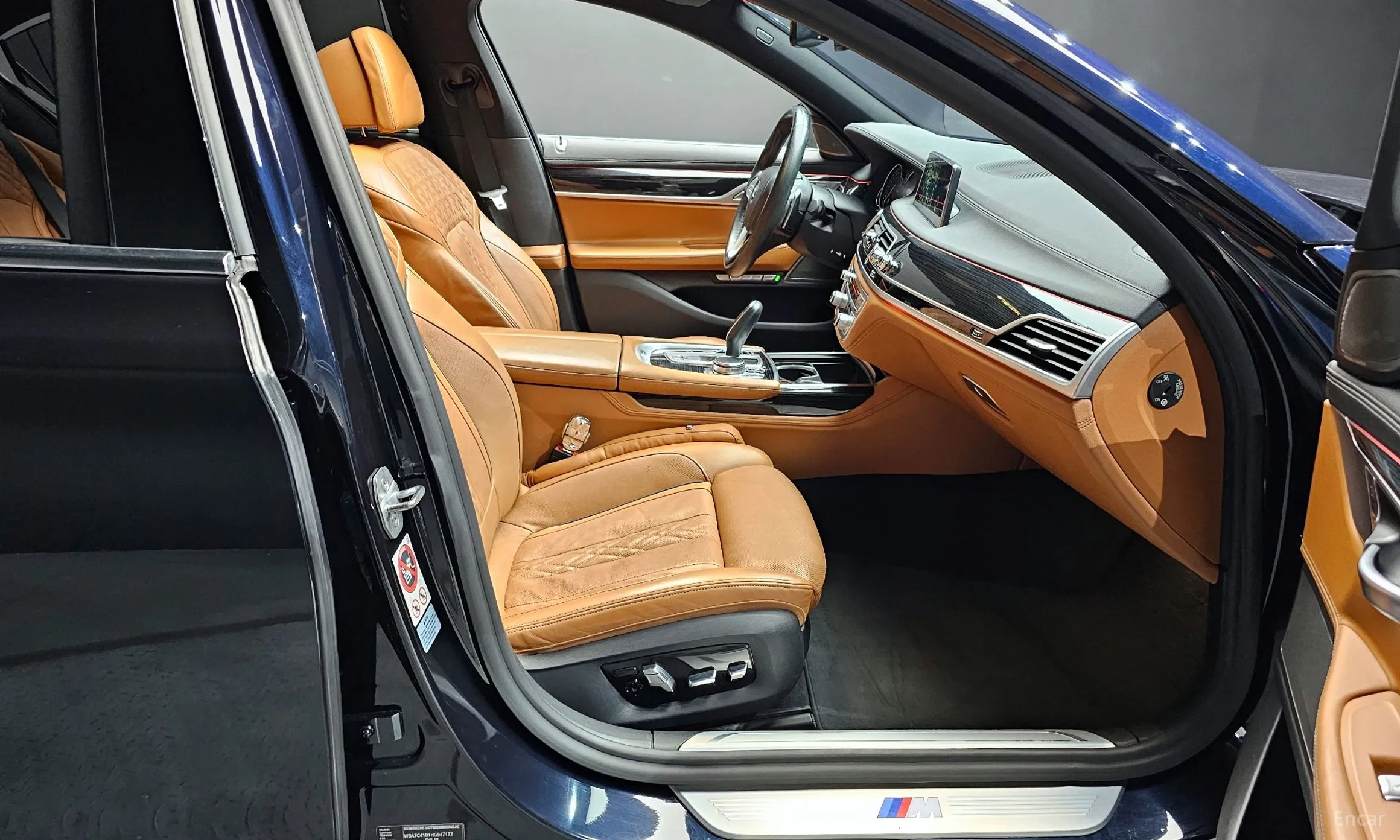 BMW 7 Series (G11) превью 11