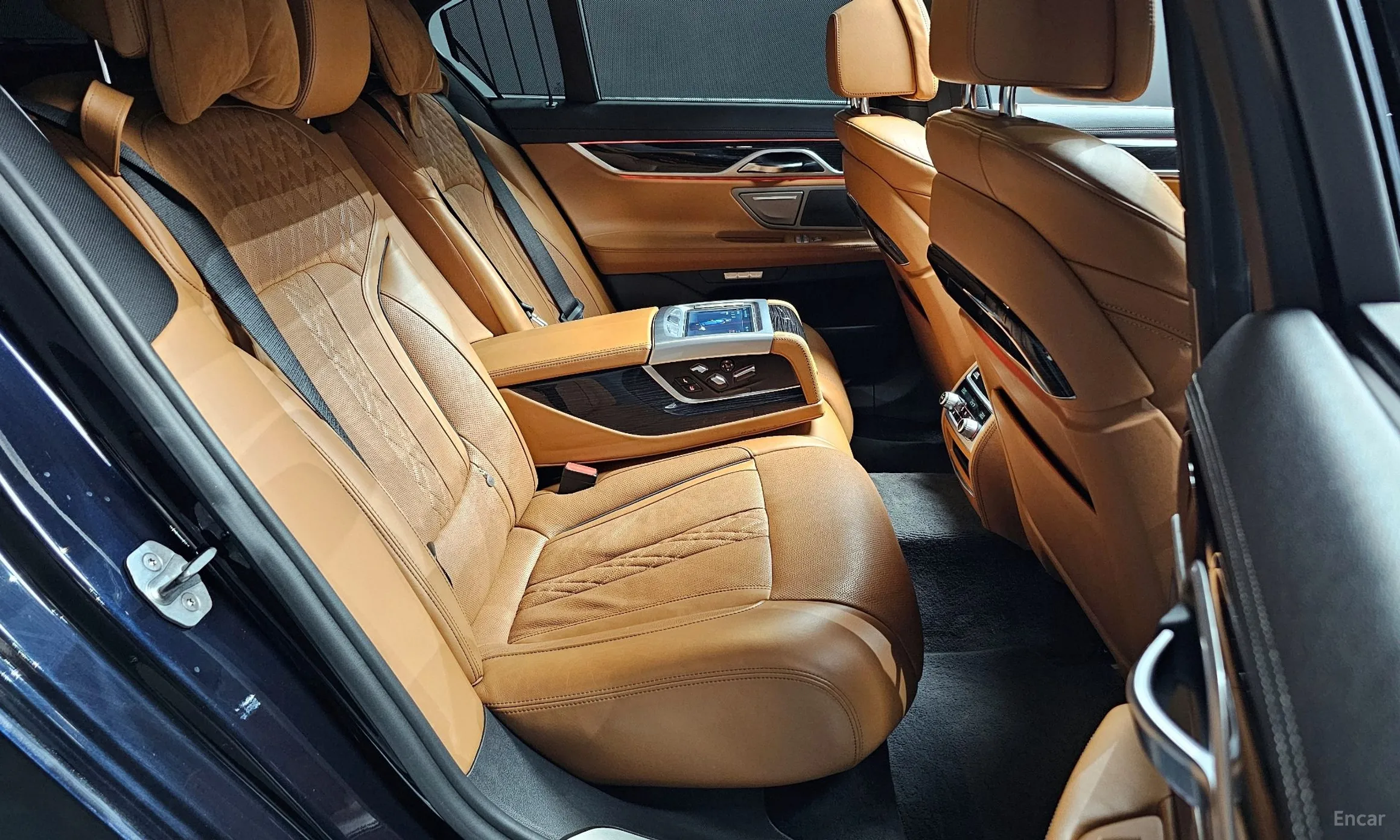 BMW 7 Series (G11) превью 13
