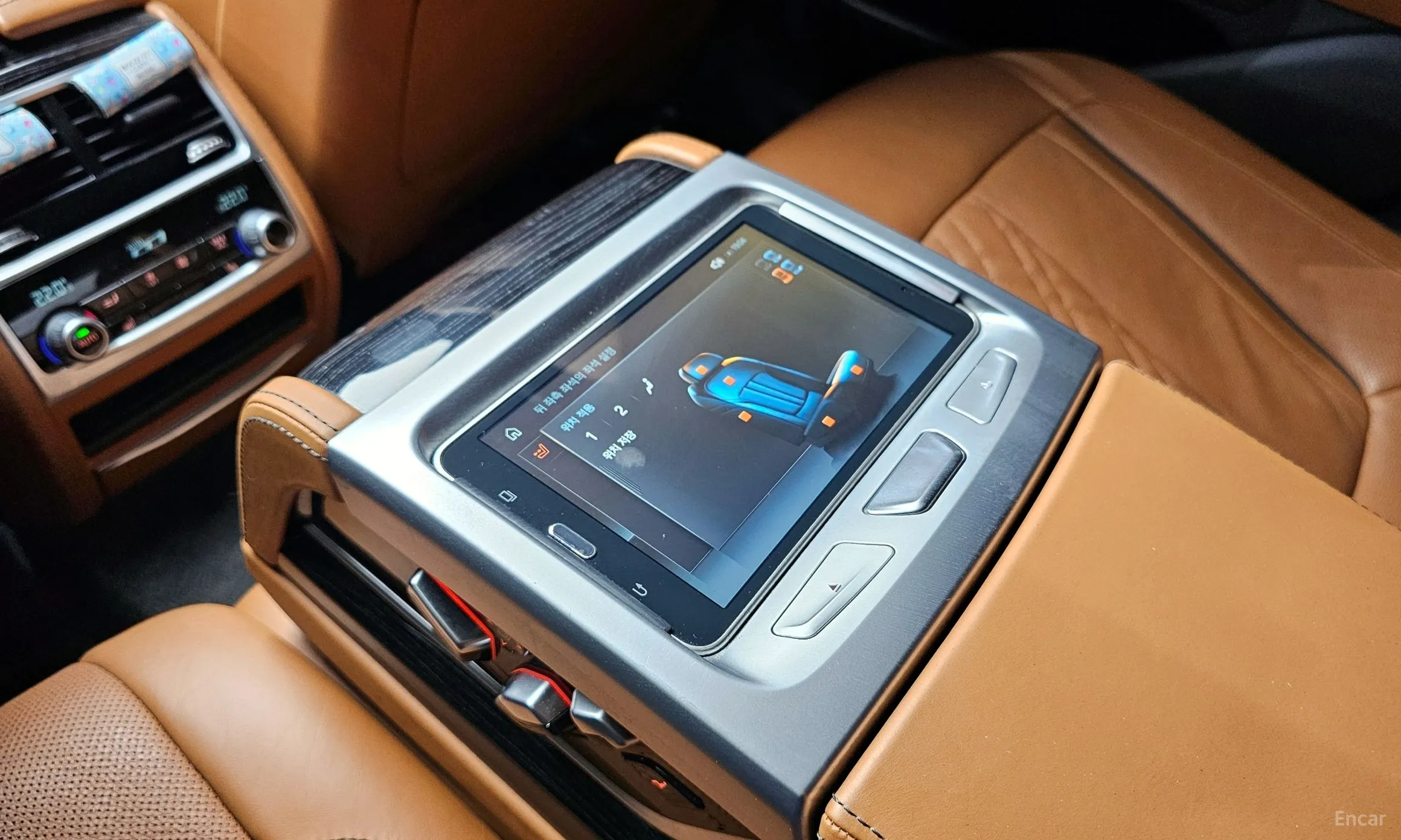 BMW 7 Series (G11) превью 19