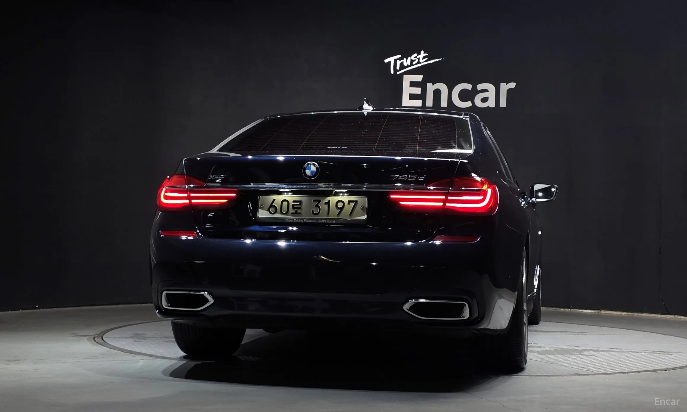 BMW 7 Series (G11) превью 4