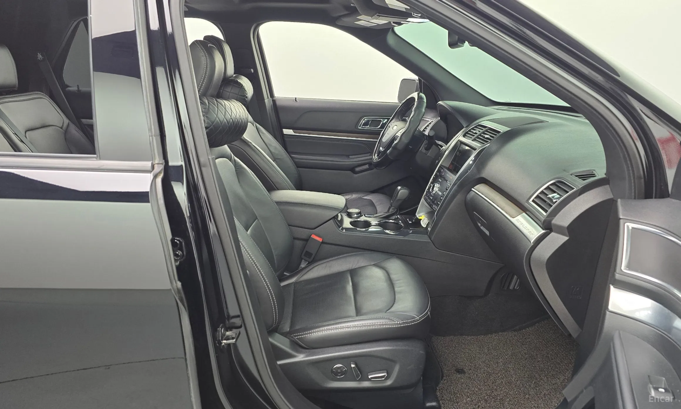 Ford Explorer превью 11
